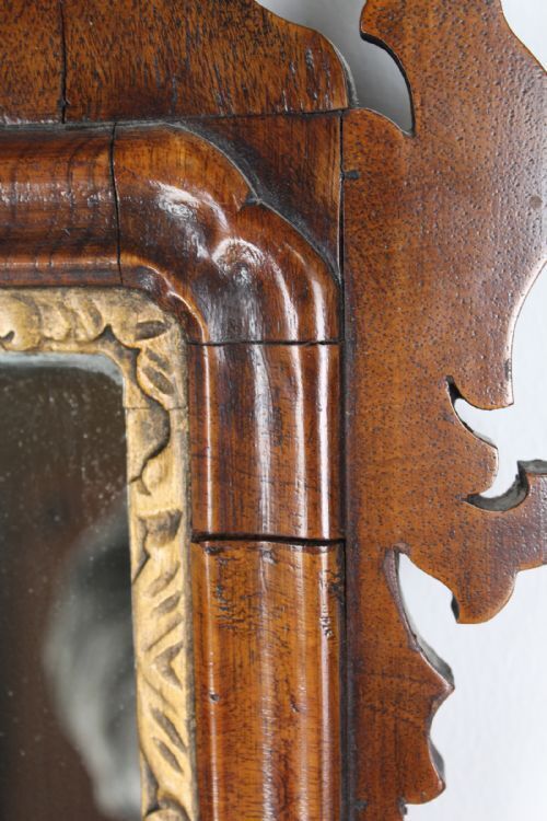 photo furniture George II Walnut “Chippendale” Fretwork Mirror