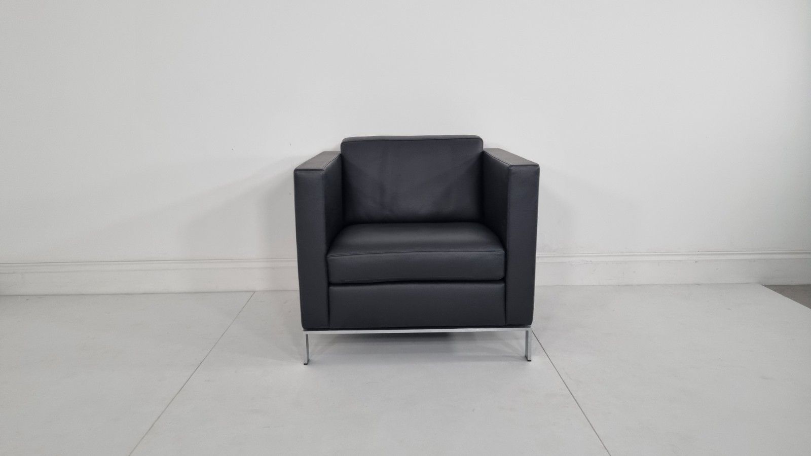 Walter Knoll Foster 500 Armchair In Black Leather Excellent Condition #2 photo furniture