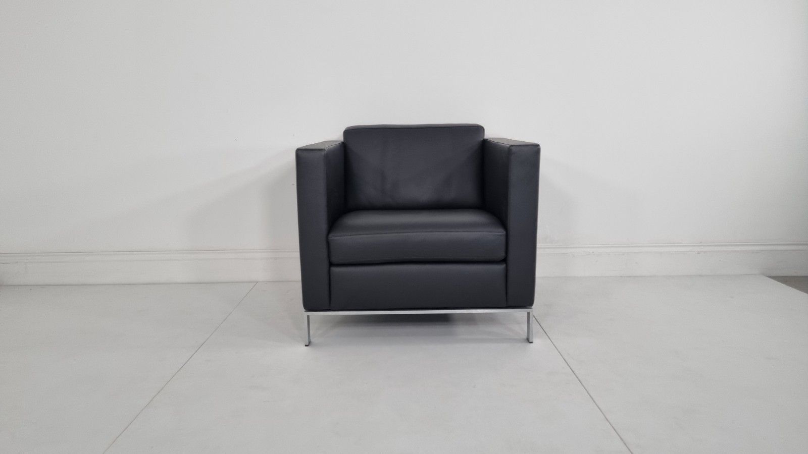 Walter Knoll Foster 500 Armchair In Black Leather Excellent Condition #2 photo for sale