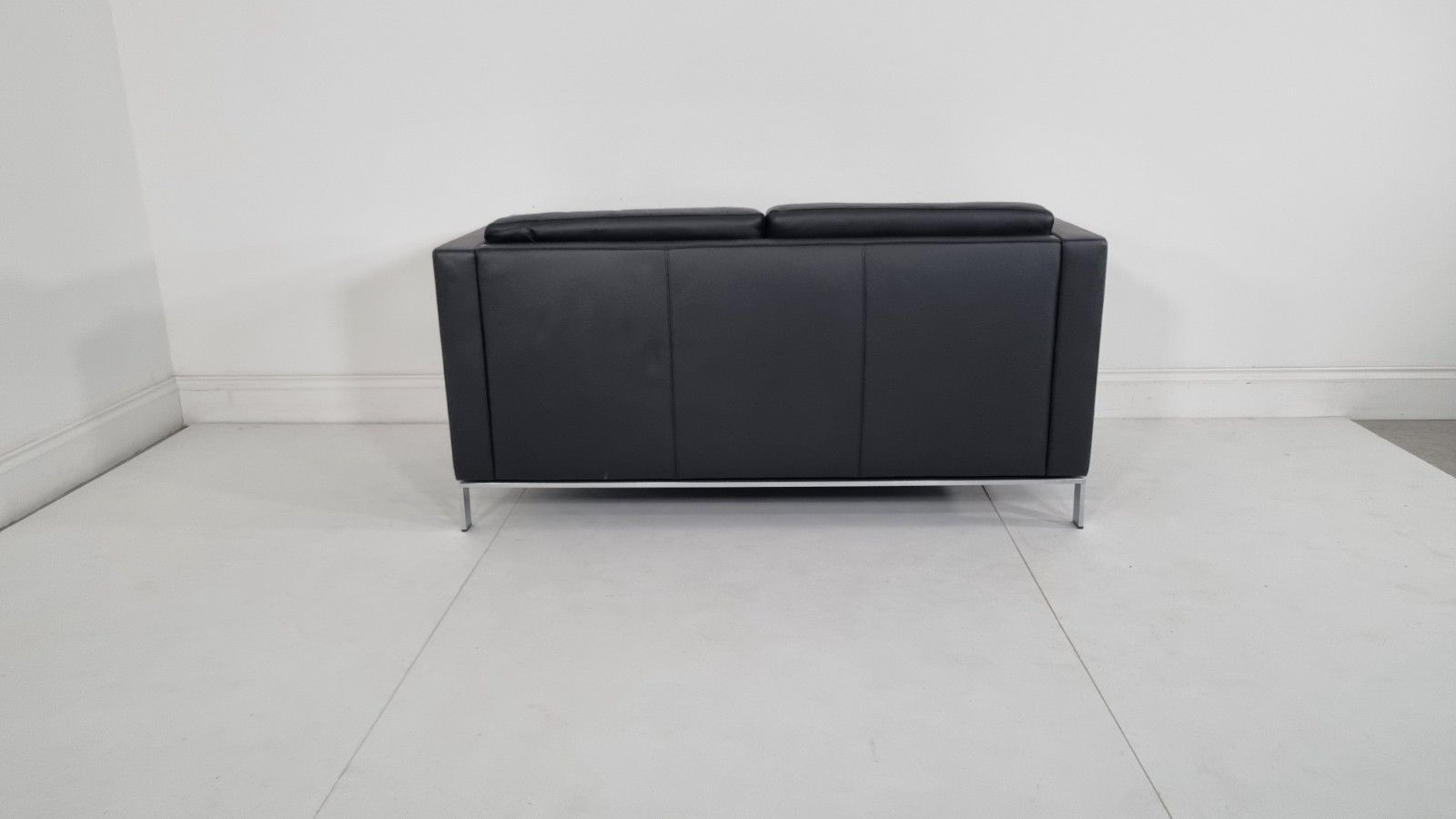 photo buy Walter Knoll Foster 500.2 Black Leather Sofa In Immaculate Condition