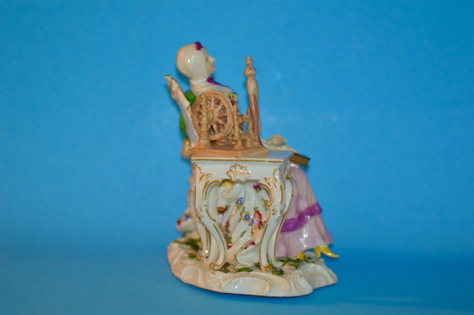 Meissen Porcelain Figure Of  Lady With Spinning Wheel  C1750 photo 1095.0