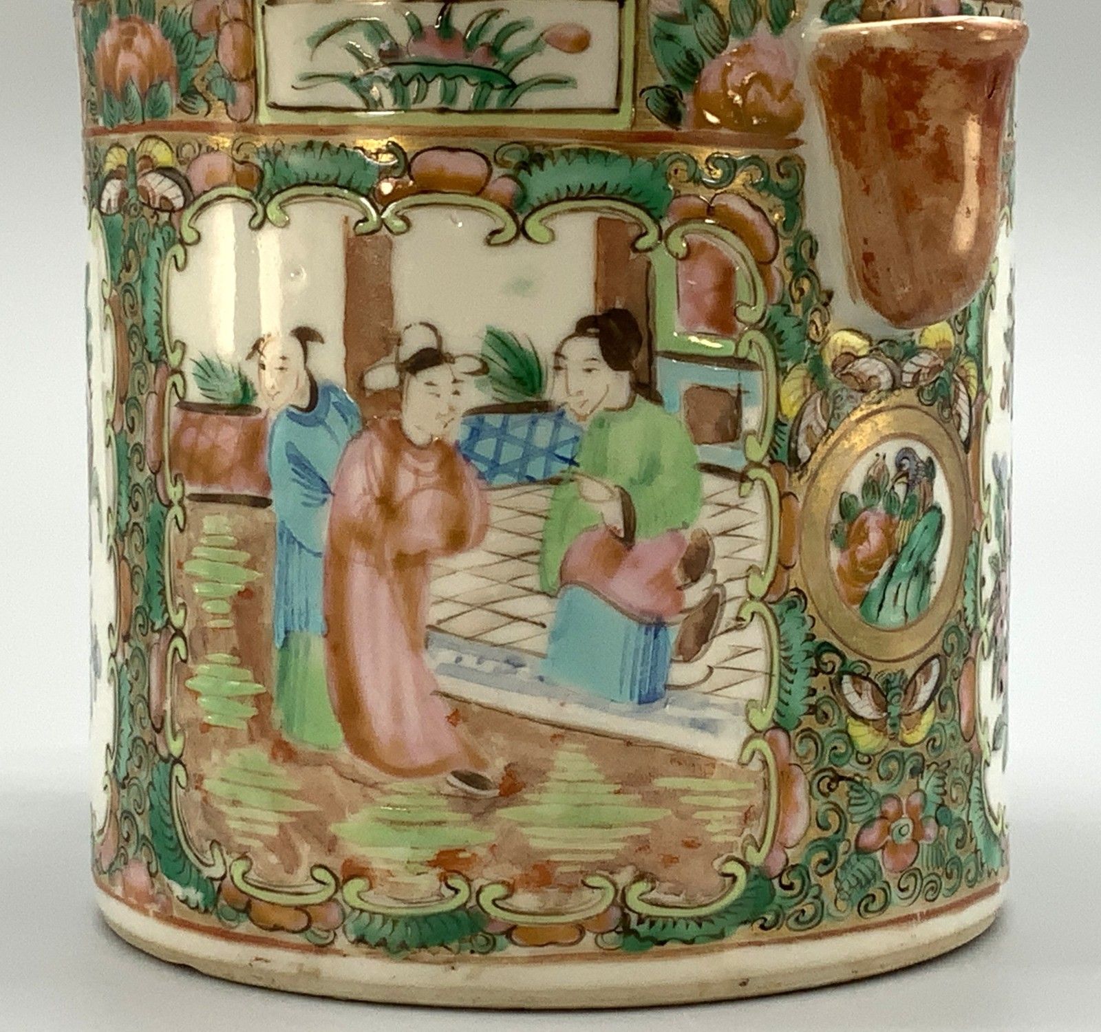 photo furniture Large 19thc Chinese Export Famille Rose Porcelain Barrel Form Coffee Pot & Cover