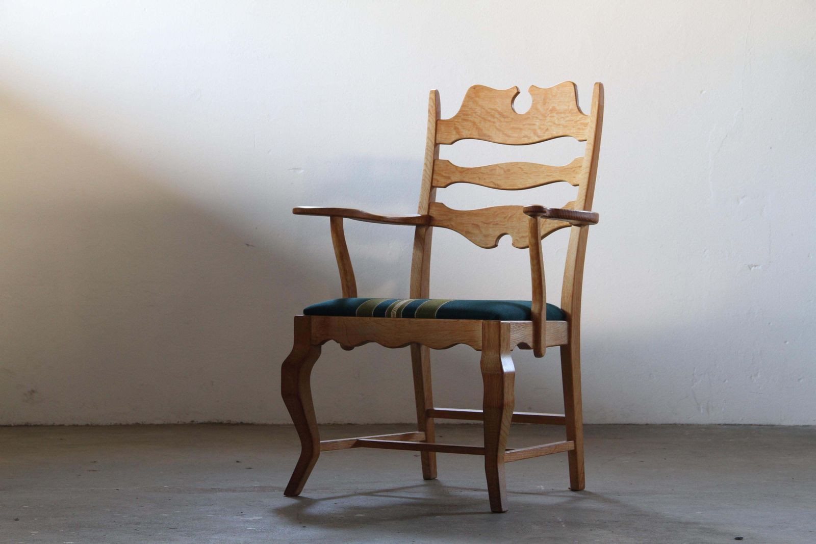 photo furniture Pair Of Vintage Brutalist Oak Razorblade Armchairs By Henning Kjærnulf, 1960s