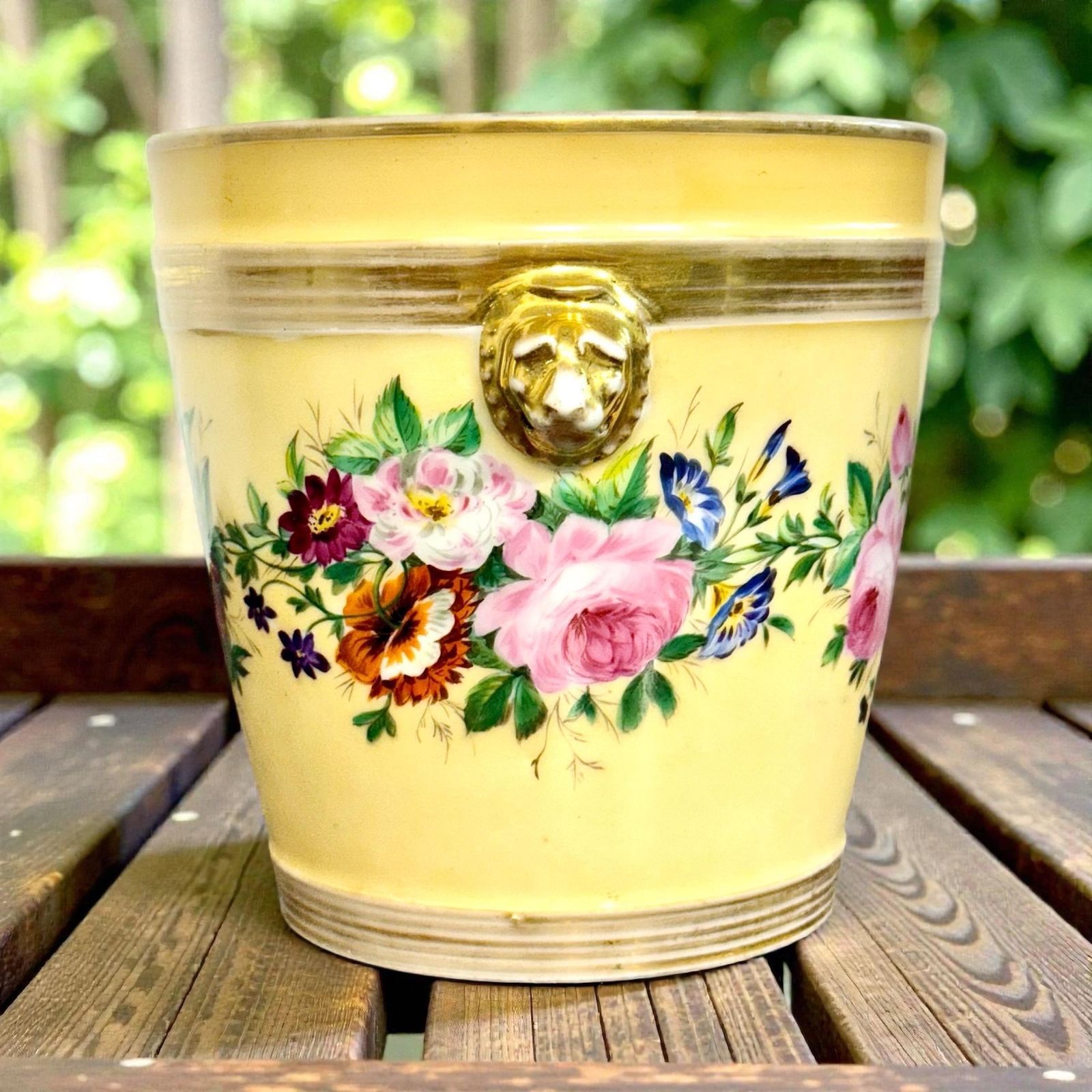 photo vinterior 19th Century Paris Porcelain Cache Pot With Hand Painted Flowers