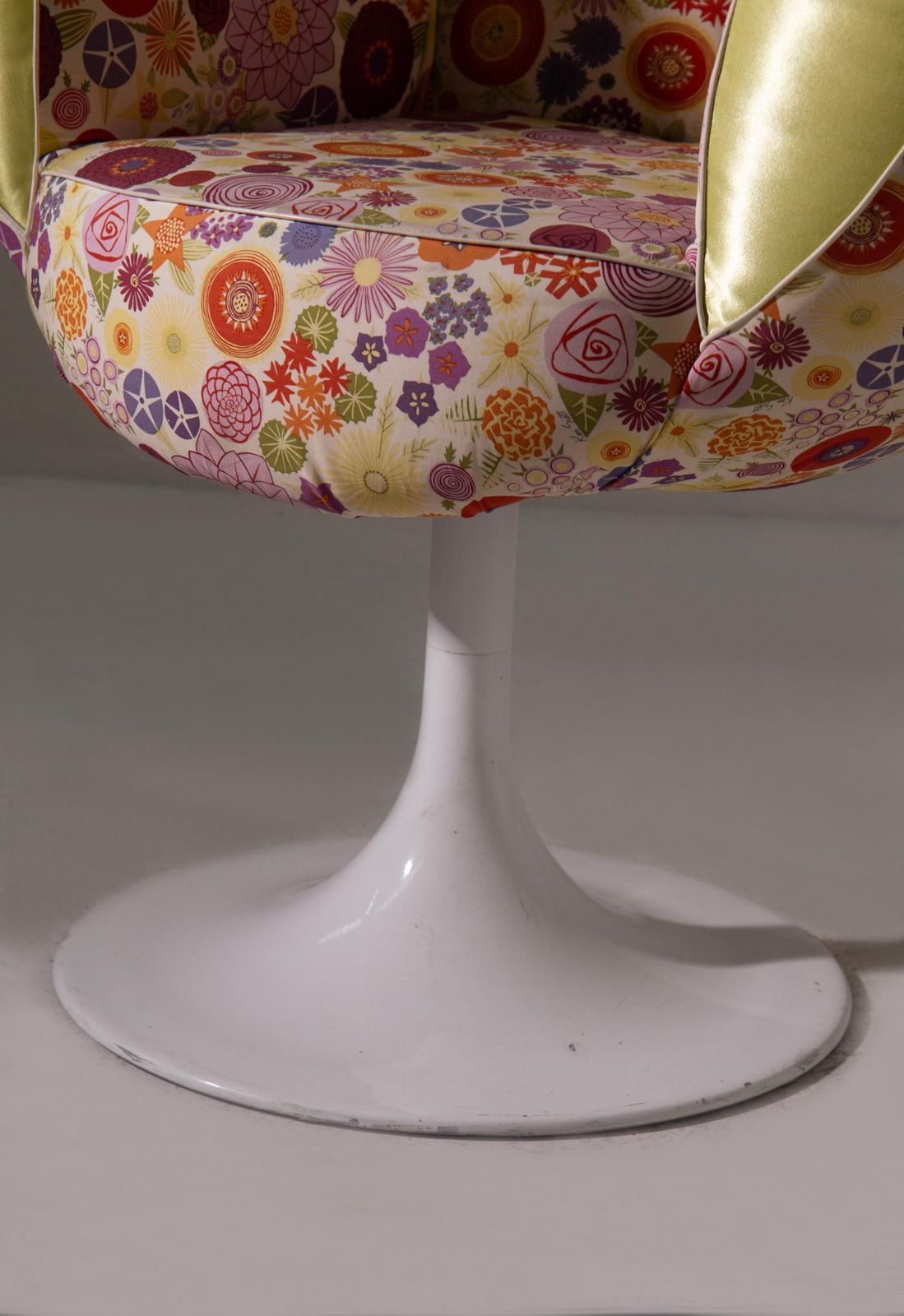 Rare Italian Armchair By Ken Scott From The Space Age Period, Designer Fabric photo 8472.0