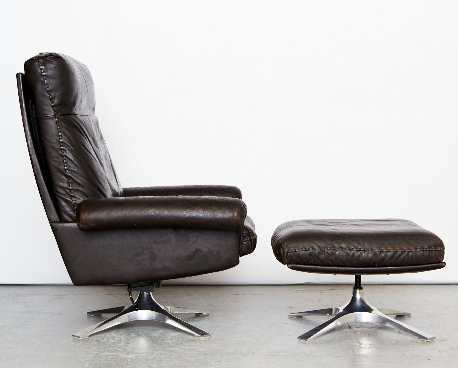 Set Of Cow Leather Ds 31 Lounge Chair And Ottoman From De Sede, 1970s photo furniture