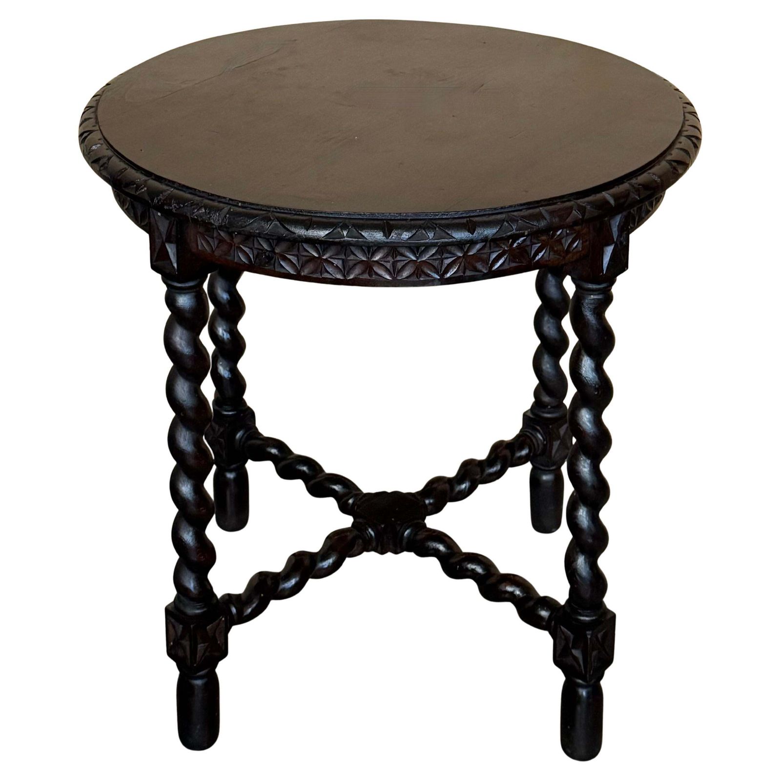 Table d'appoint espagnole en noyer, pieds salomoniques et bords biseautés, années 1900