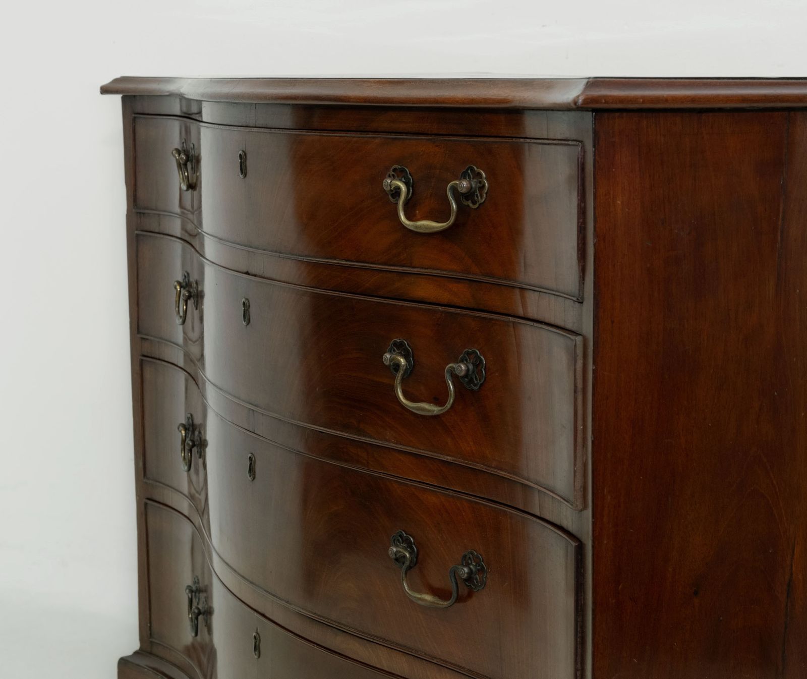 George III Mahogany Serpentine Chest Of Drawers photo for sale