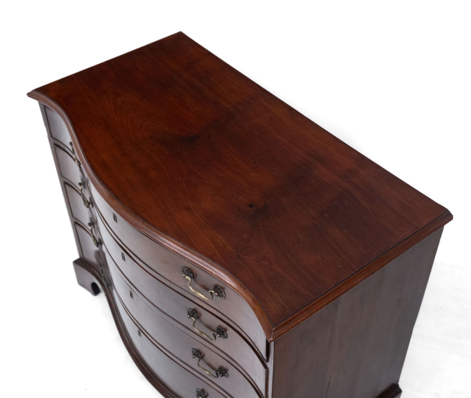 George III Mahogany Serpentine Chest Of Drawers photo vinterior