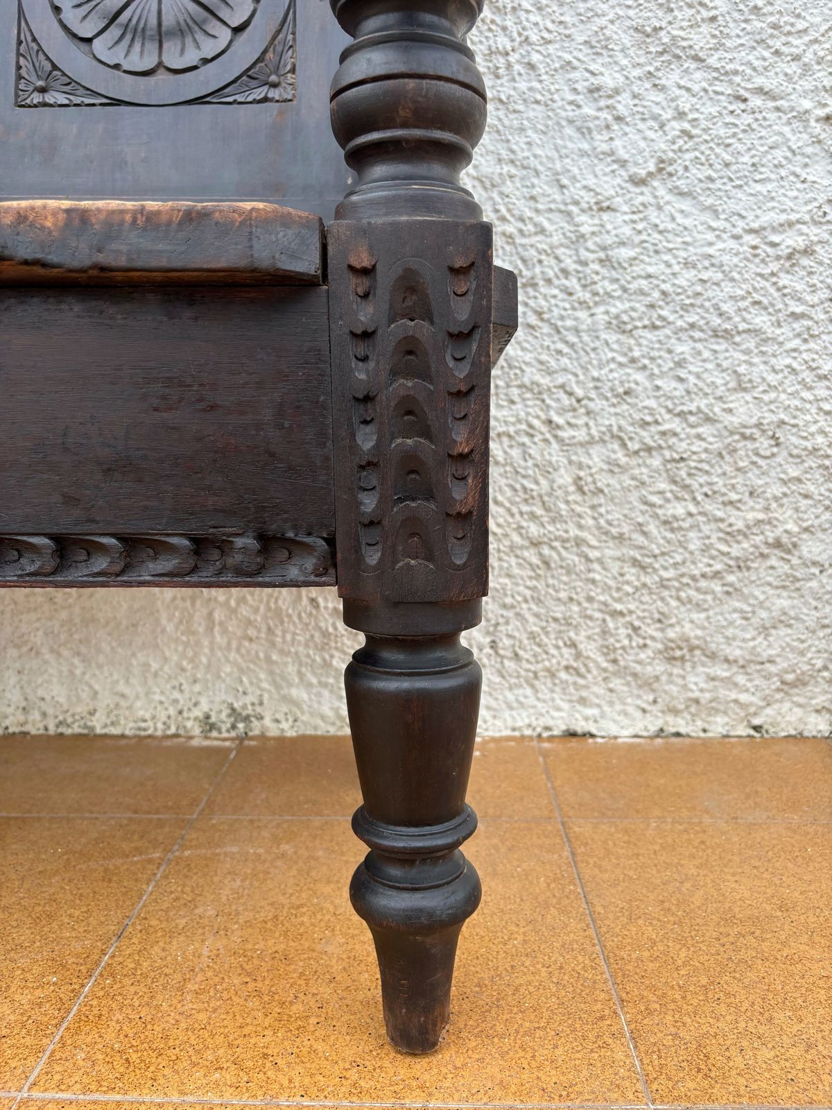 Spanish Renaissance Revival Carved Wooden Bench, Early 20th Century photo vintage