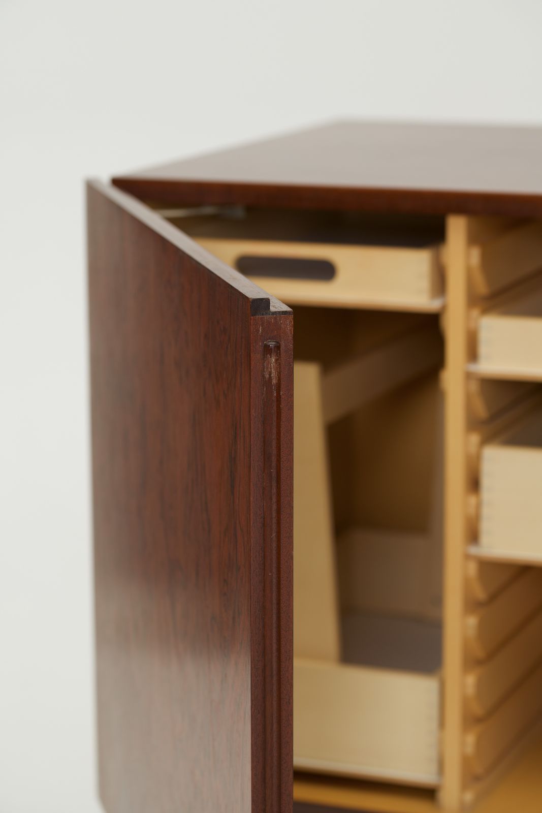 B40 Minimalist Sideboard In Rosewood   Dieter Waeckerlin photo 8650.0