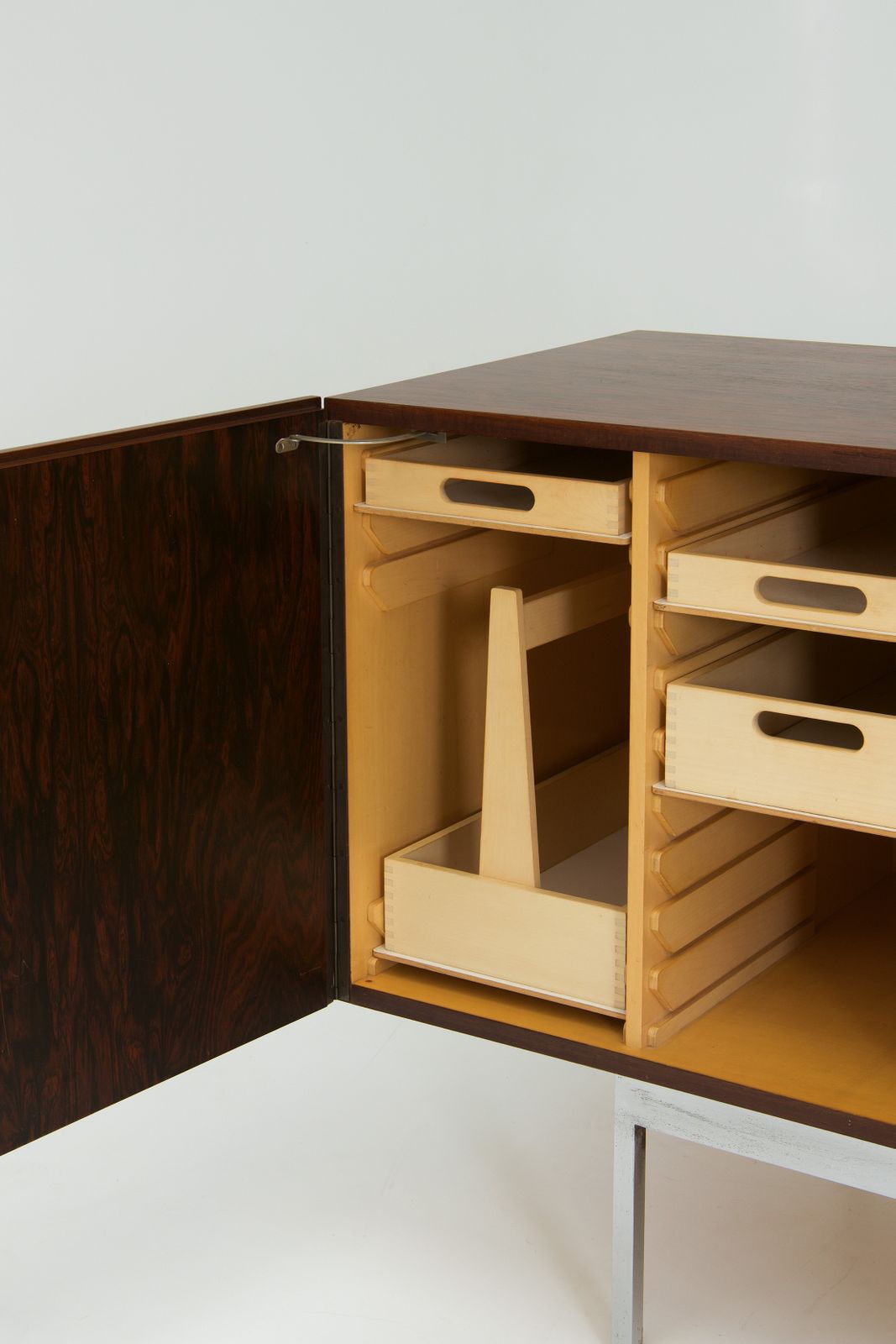 B40 Minimalist Sideboard In Rosewood   Dieter Waeckerlin photo vinterior