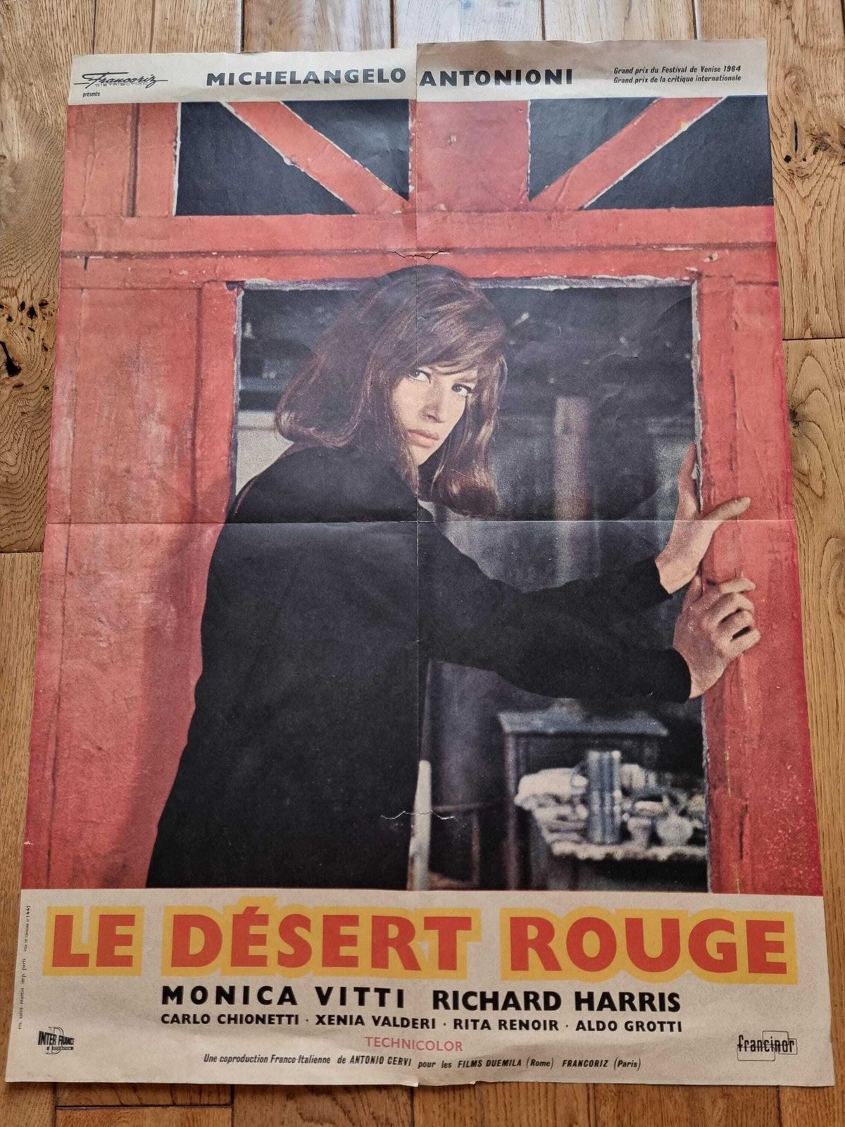 Franse Filmaffiche – Le Desert Rouge – Vintage 1964 photo furniture