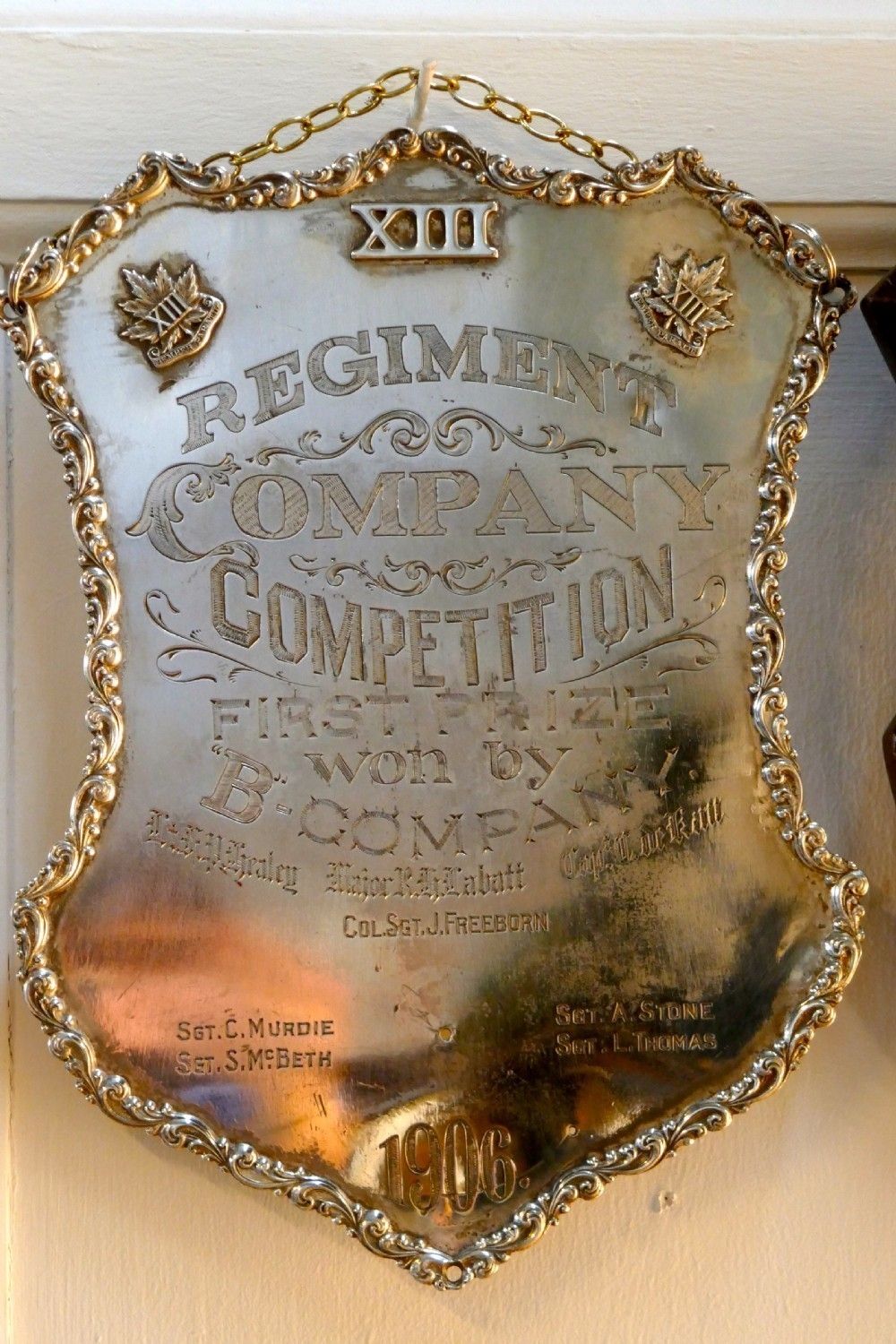 2 Sheffield Plate Silver Trophy Shields, Southwark Rifle Club & XIII Hamilton Regiment photo vinterior