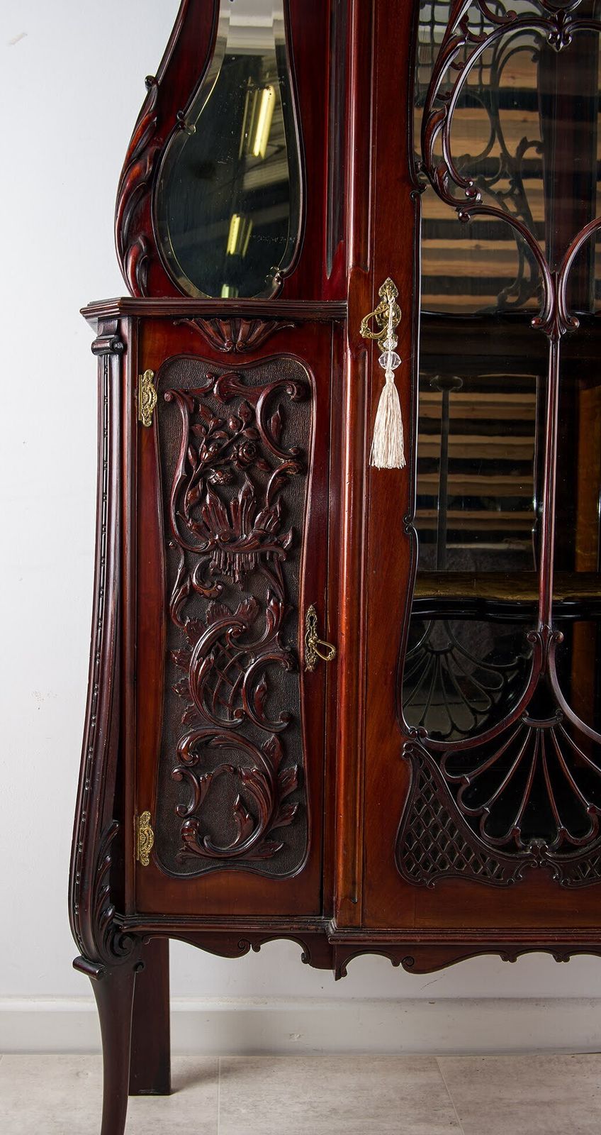 Victorian Carved Mahogany Display Cabinet With Mirrored Sides & Velvet Interior, C.1900 photo Furniture