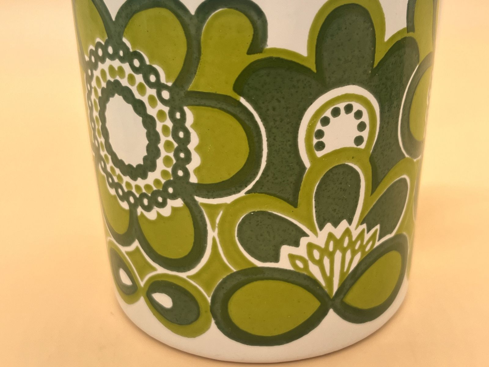Mid Century Modern Staffordshire Potteries Set Of 4 Mugs, 4 Lids And A Carry Tray. photo vinterior