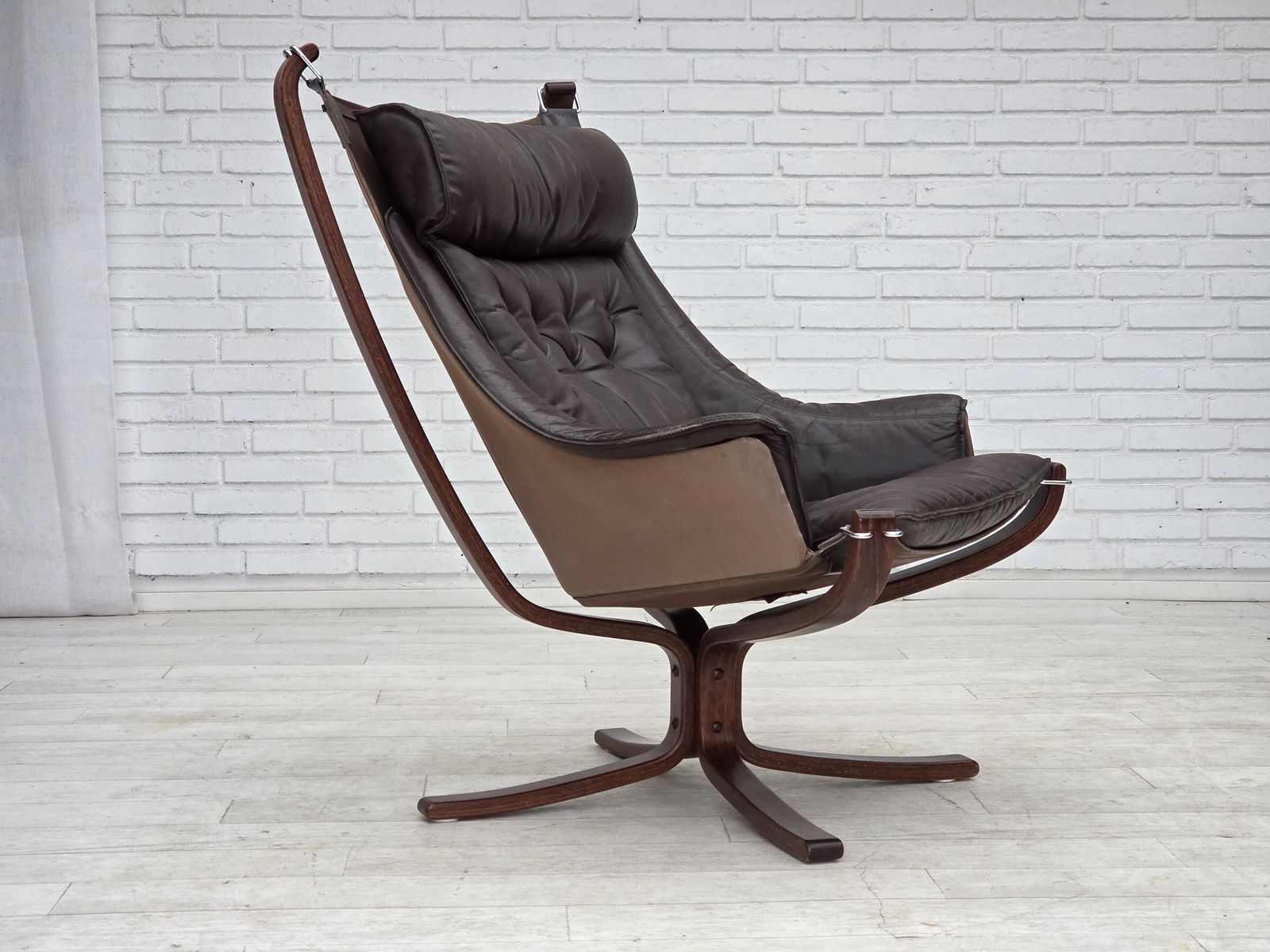 Ca. Jaren 1970, Noors Design Door Sigurd Ressel, Lounge Chair Model "Falcon". photo furniture