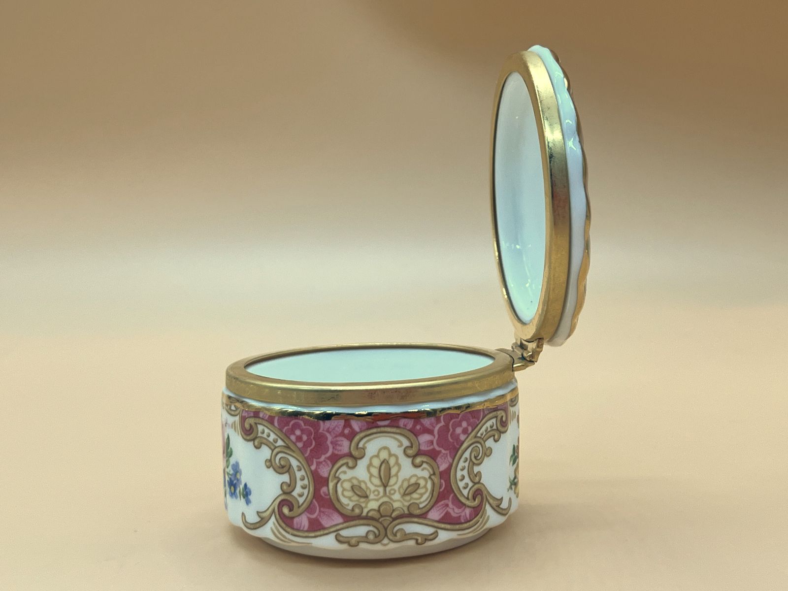 Vintage Royal Albert China Lady Carlyle Vanity Set. Perfume Atomizer, 2 Hinged Trinket Boxes & A Tray. 1944 Mark. photo vintage