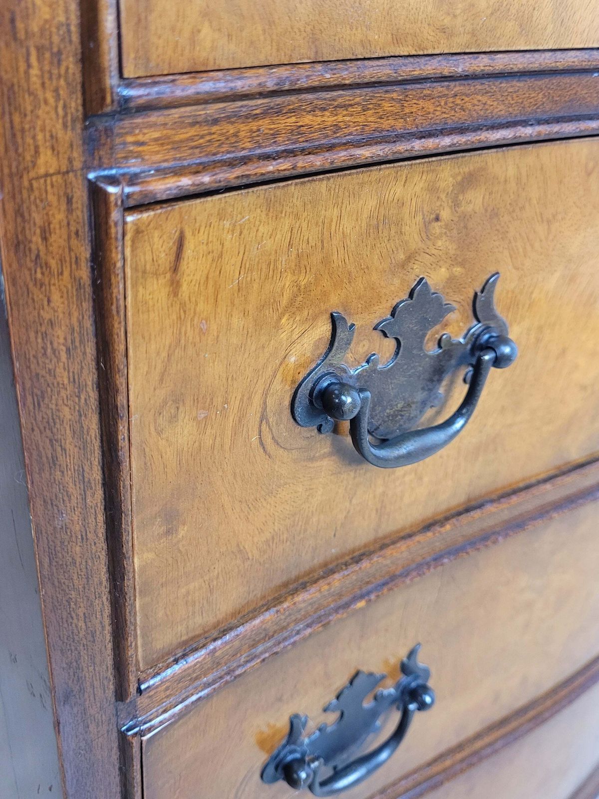 Chest Of Drawers Walnut Antique Style Drop Handles 'Cameo' photo vintage