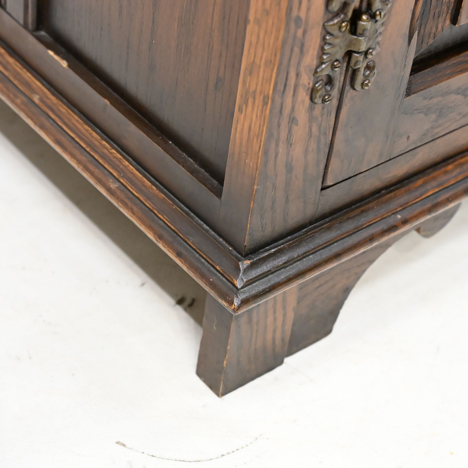 photo vinterior Old Charm Oak Dresser In Tudor Brown 2 Piece Display Free Uk Delivery*