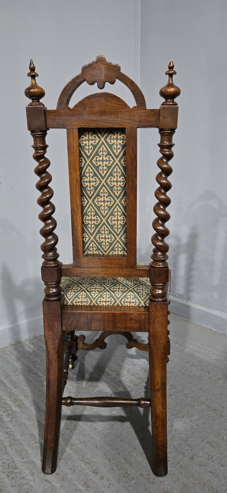 photo furniture Wonderful Walnut Hall Chair, 1800s