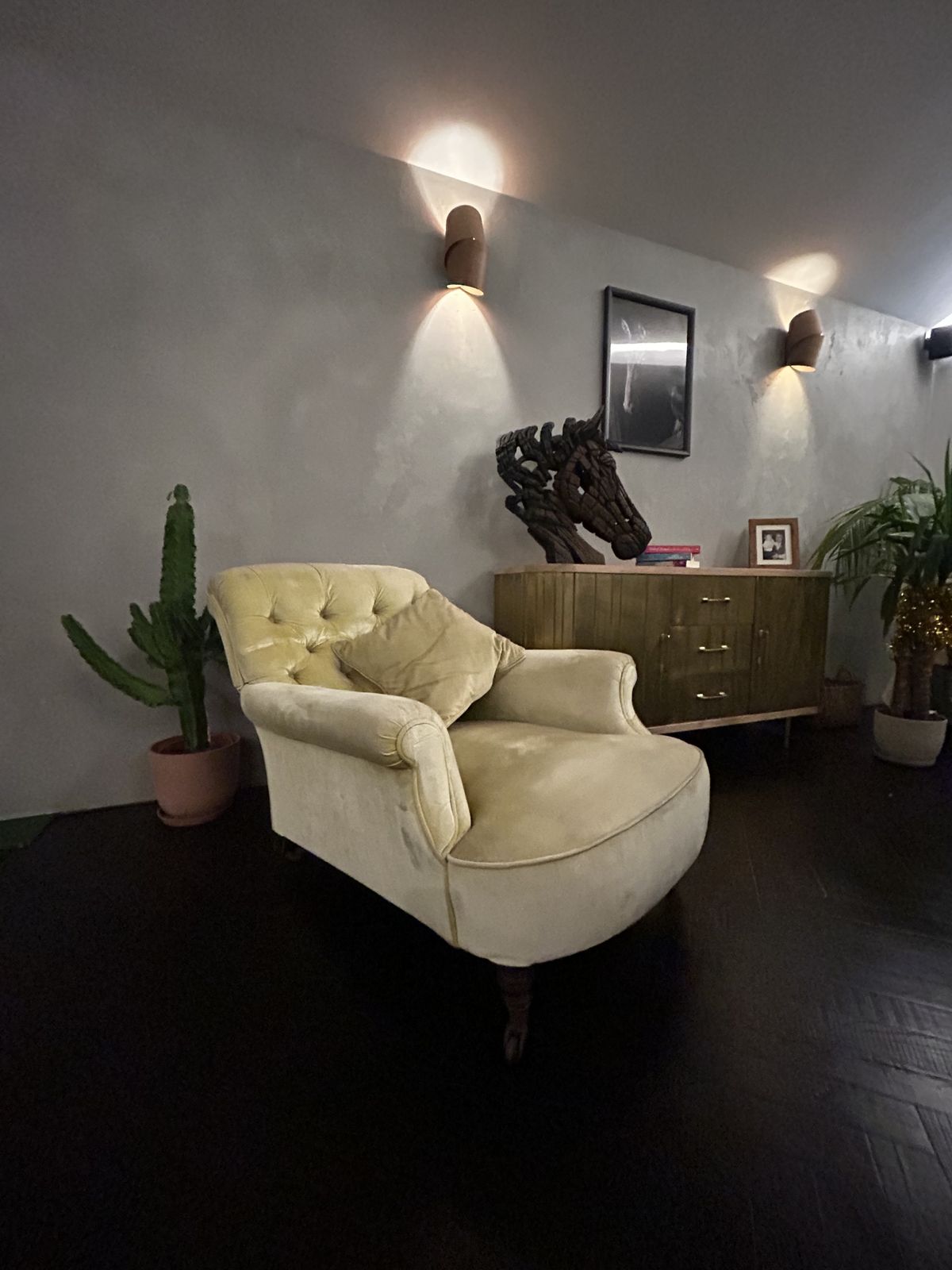 photo furniture Vinterior Listing Description — Howard & Sons Club Chair (Professionally Reupholstered)