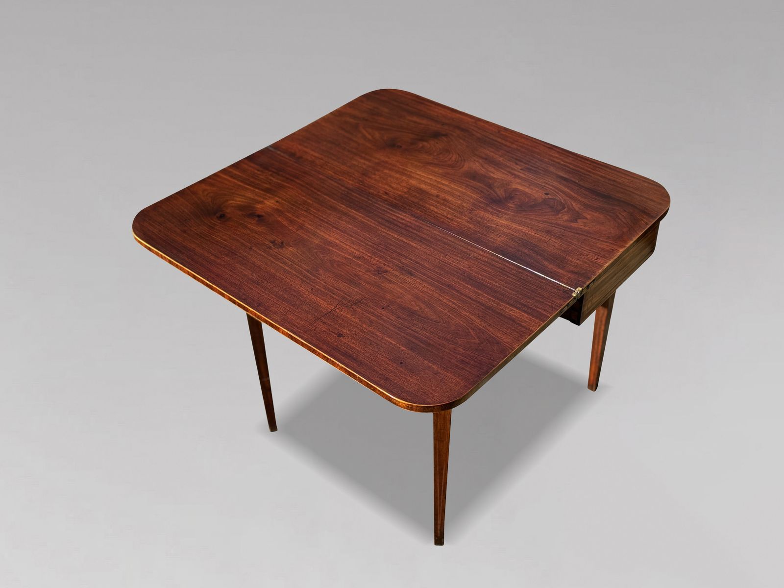 photo vinterior 18th Century George III Period Mahogany Satinwood Stringing Fold Over Tea Table