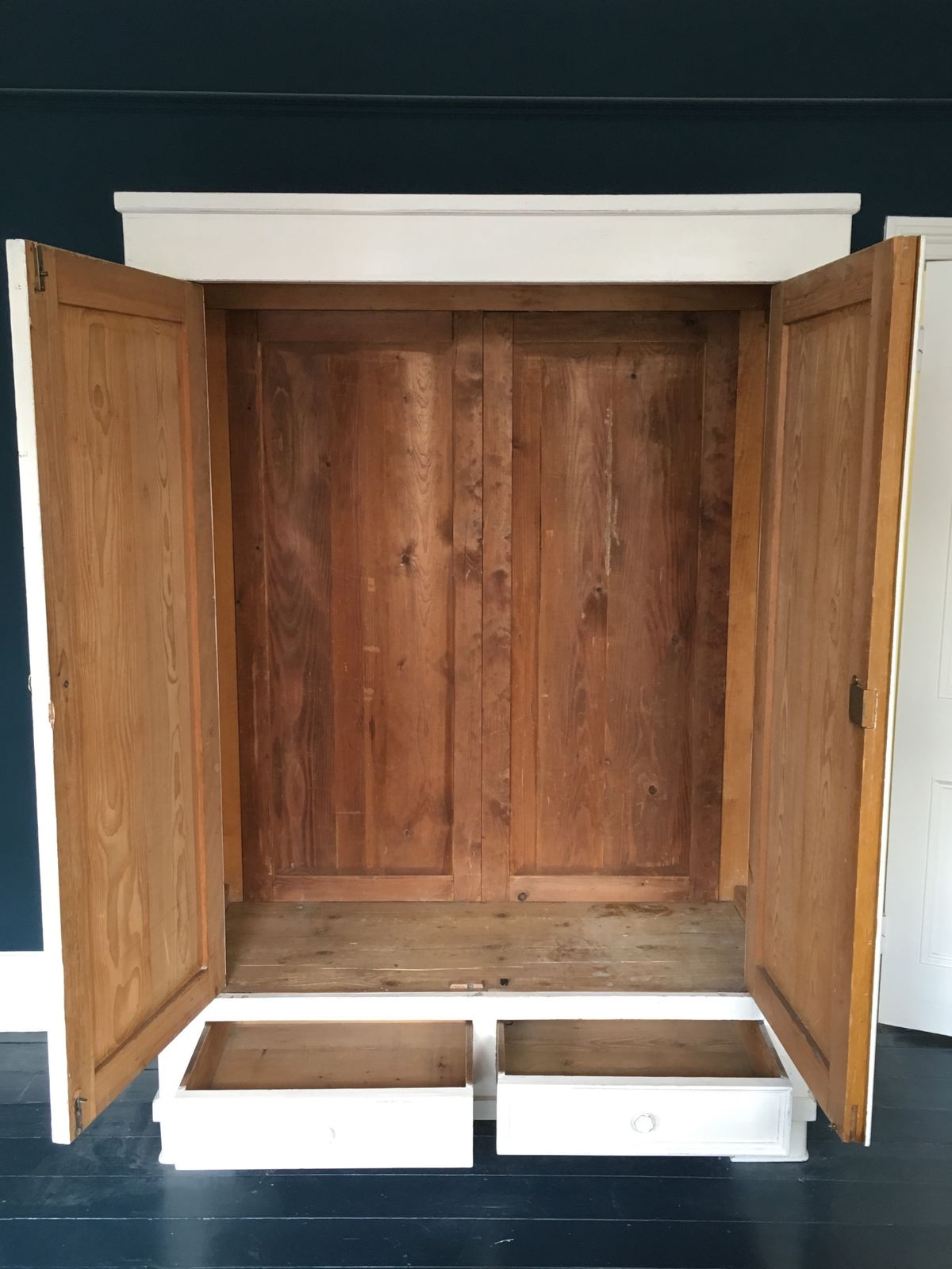 photo vintage Painted White Wooden Vintage Wardrobe Early To Mid 20th Century  With Drawers