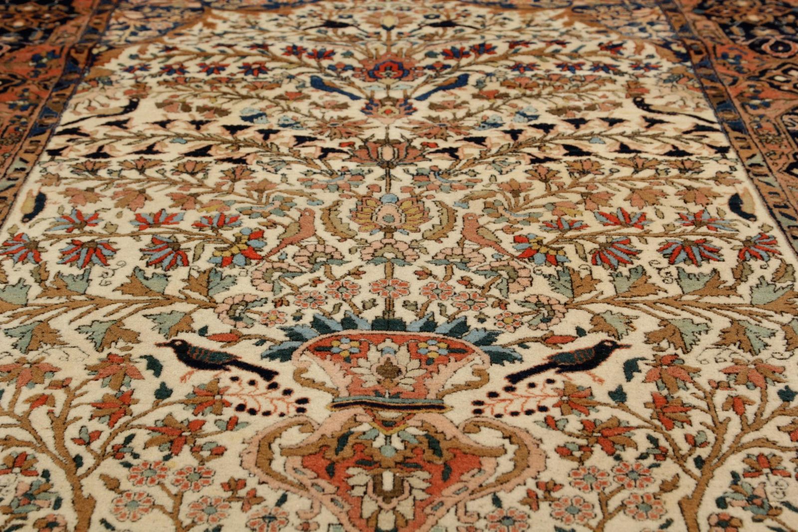 Traditional Carpet Vase Rug Hand Knotted Antique Living Room Rug photo 5916.0