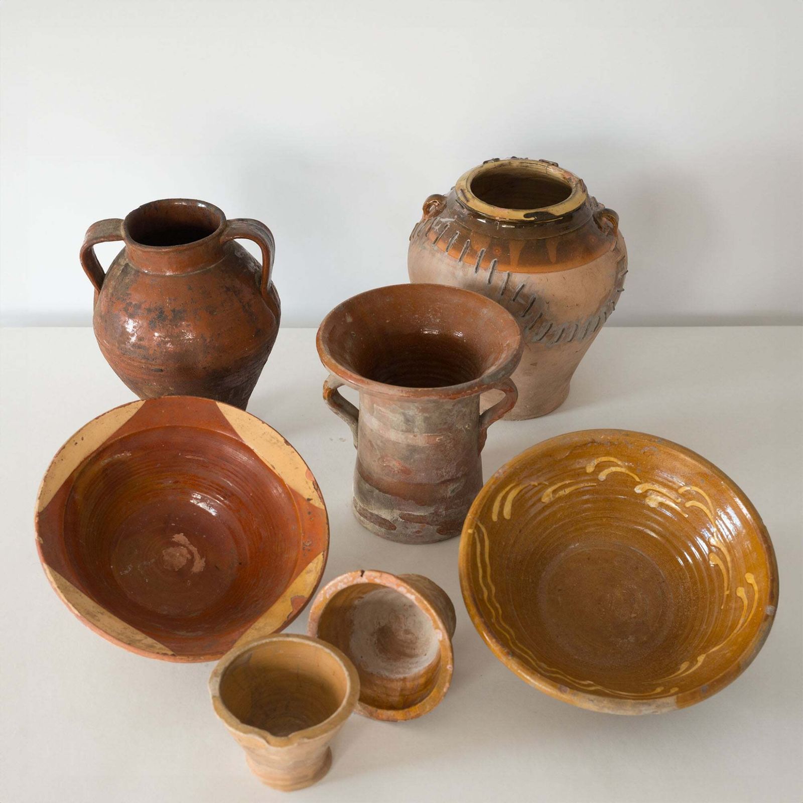 Zeven Antieke Rustieke Terracotta Voorraadpotten | 19e Eeuw photo for sale