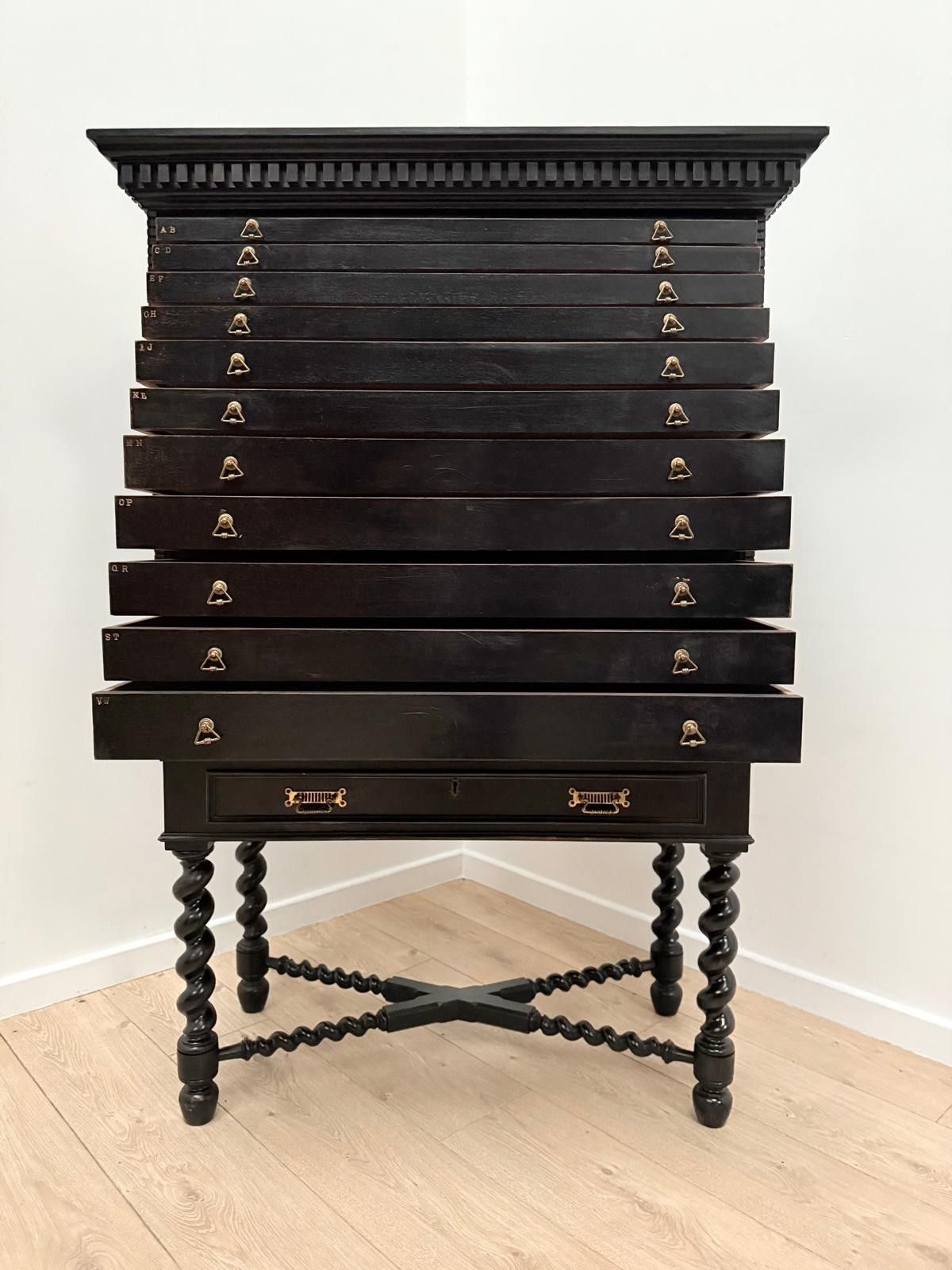 Ebonised Jewelry, Specimen Chest Spiral Turned Legs Delivery Available 0010. photo vinterior