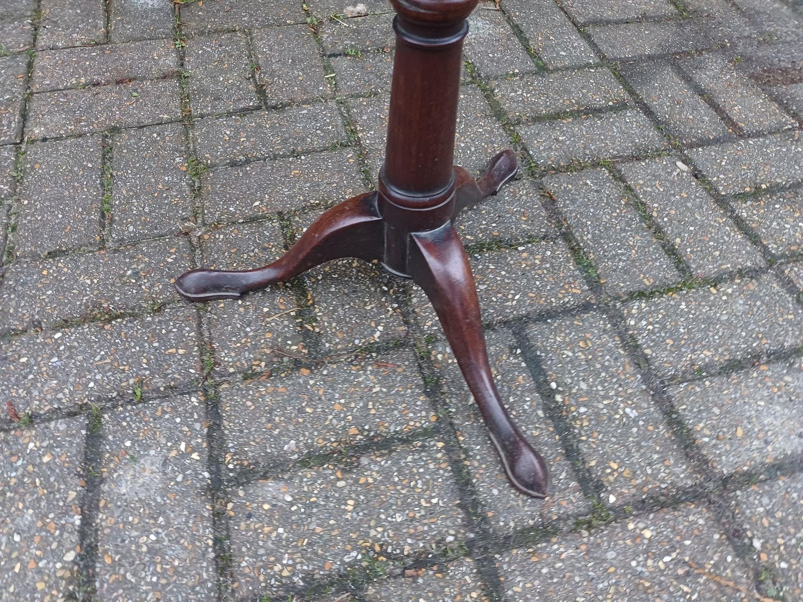 Victorian Mahogany Occasional Side Wine Table Round Top Turned Column Tripod Base Antique Lamp Plant Stand Bedside Table photo for sale