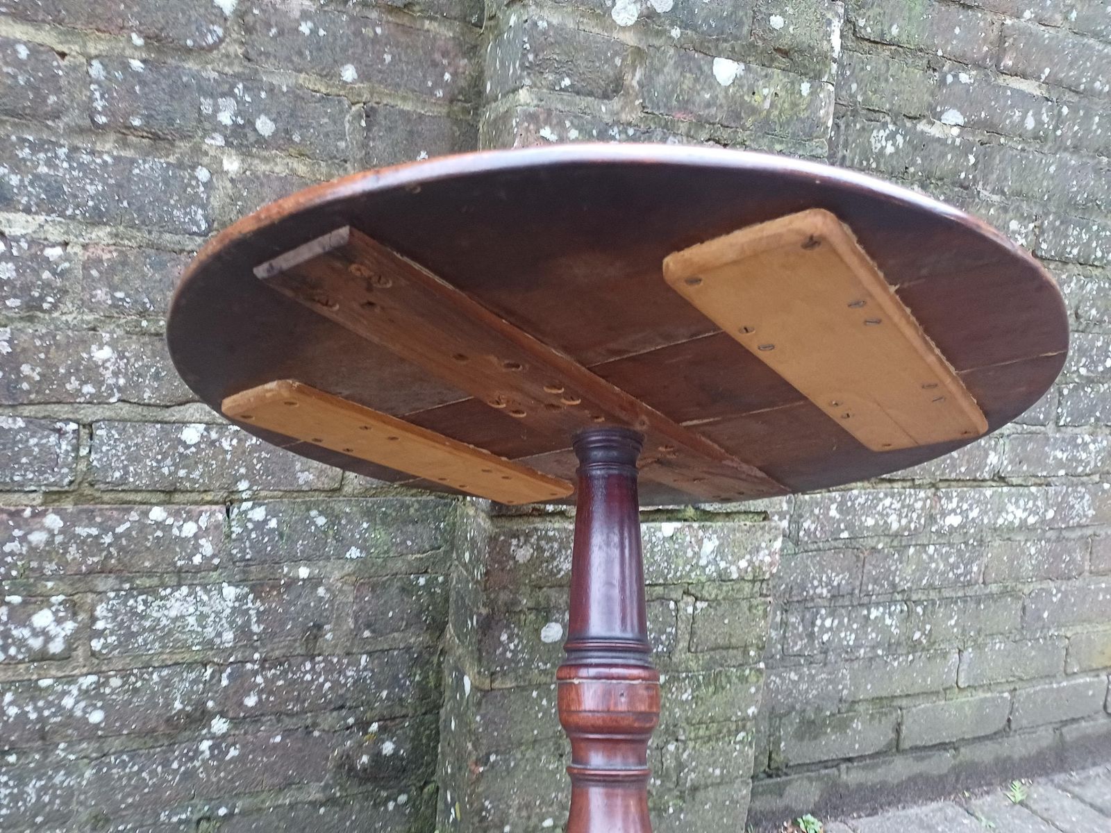 Victorian Mahogany Occasional Side Wine Table Round Top Turned Column Tripod Base Antique Lamp Plant Stand Bedside Table photo vinterior