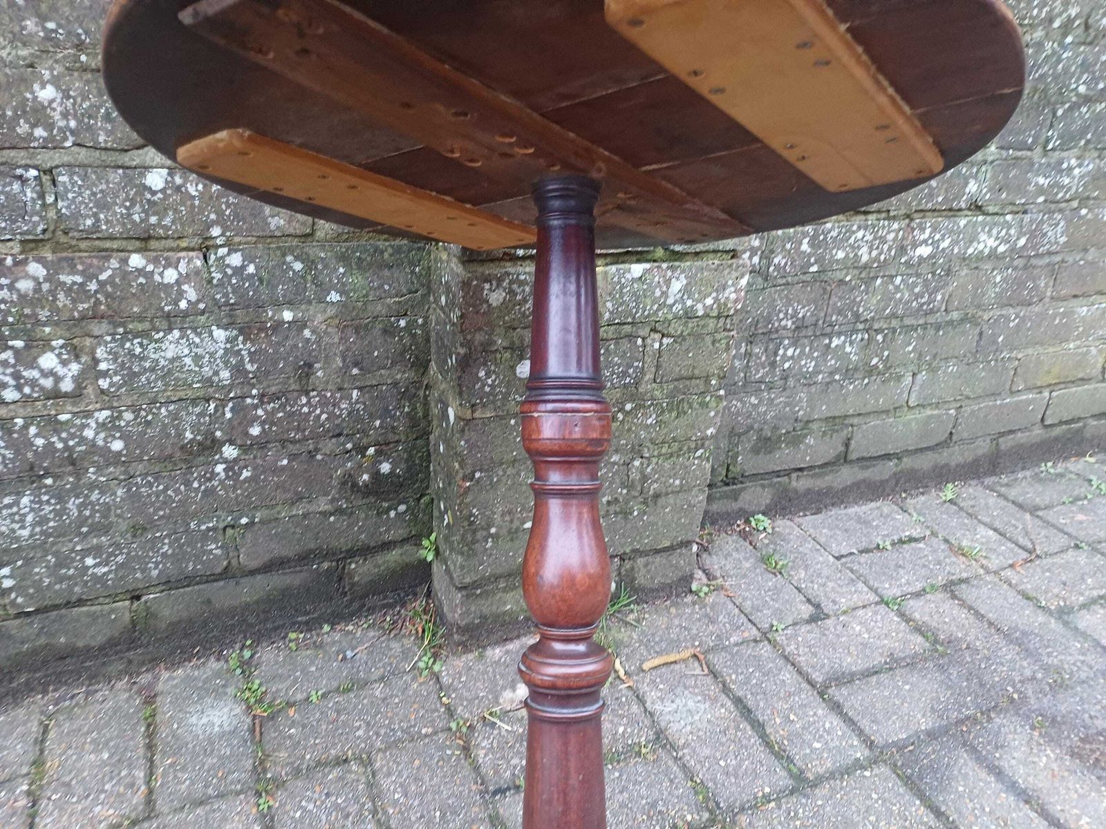 355.0 Victorian Mahogany Occasional Side Wine Table Round Top Turned Column Tripod Base Antique Lamp Plant Stand Bedside Table photo