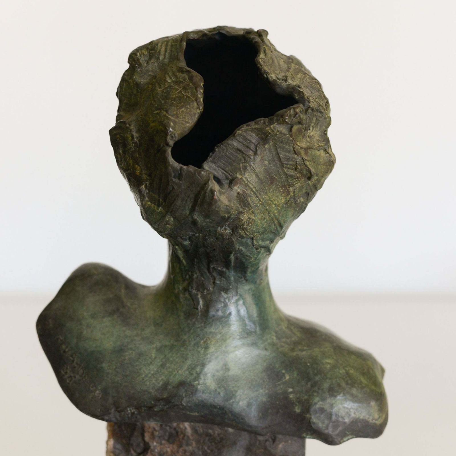 Vrouwelijk Bronzen Buste – Gesigneerd En Genummerd photo buy