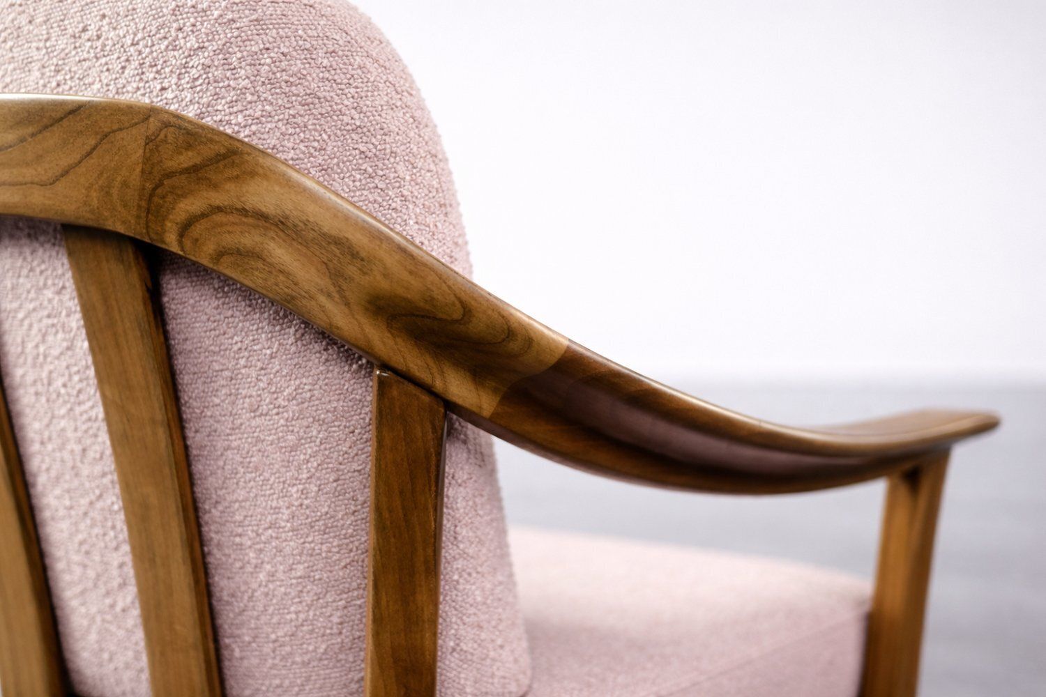 Mid Century Duitse Fauteuils In Kersenhout Met Roze Bekleding Van Wilhelm Knoll, Jaren 1970, Set Van 2 photo furniture