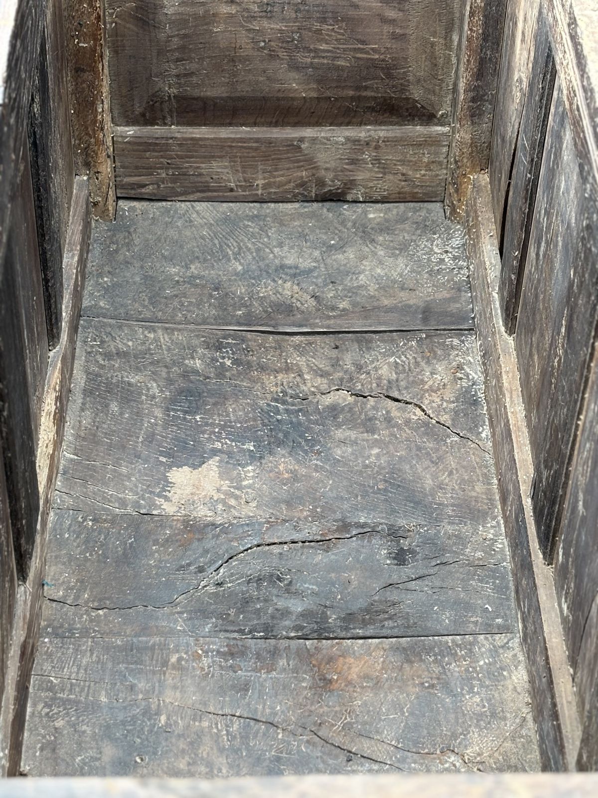 17th Century Joined Oak Lancashire Coffer photo vinterior