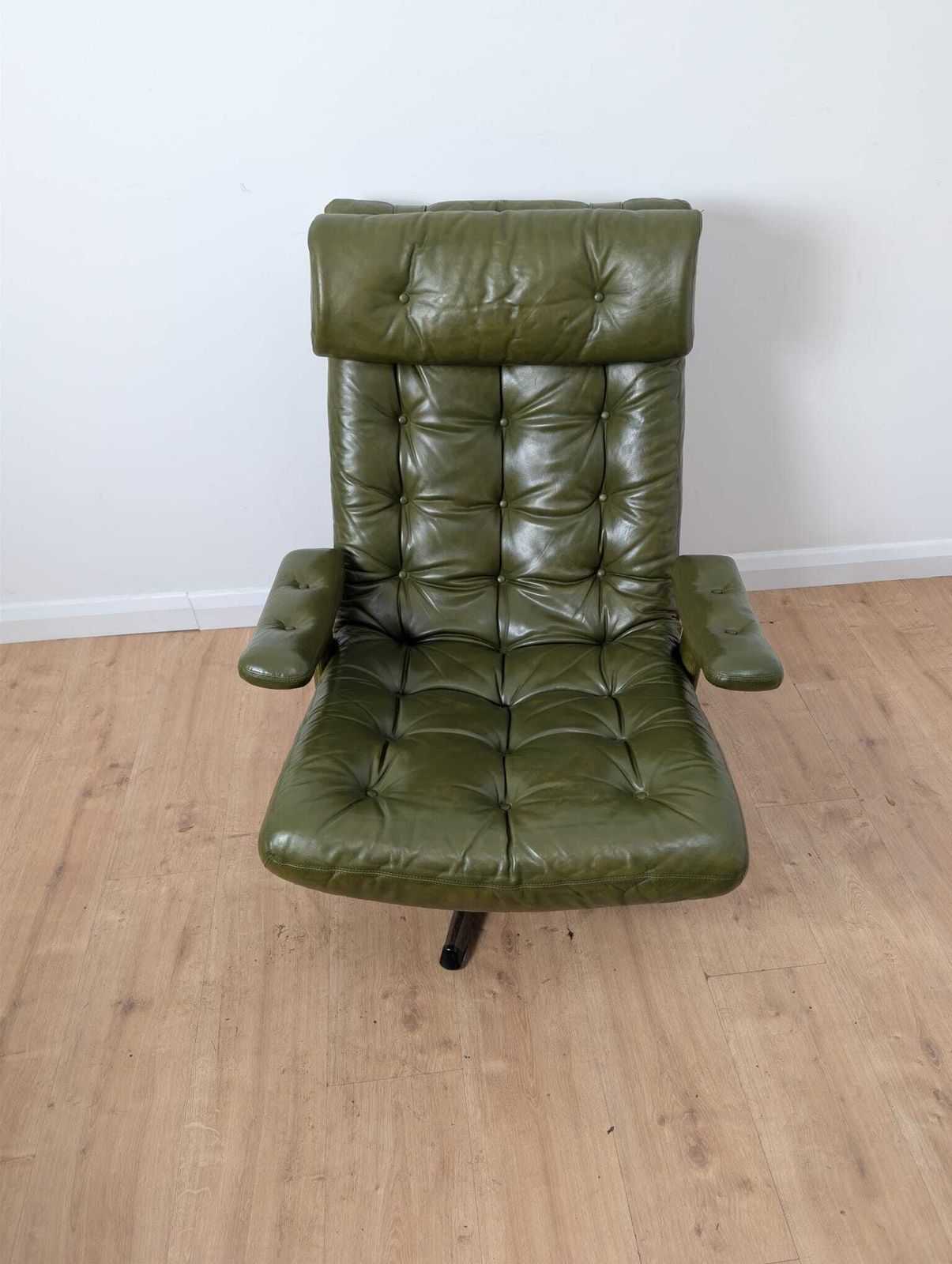 Vintage Swedish Göte Möbler “Delfin” Olive Green Mid Century Leather Swivel Armchair, 1970s, photo buy