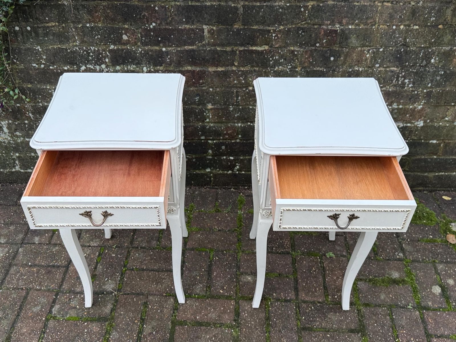 photo buy Vintage French Style Retro White And Gold Bedside Tables With Two Drawers – Elegant White Shabby Chic Furniture