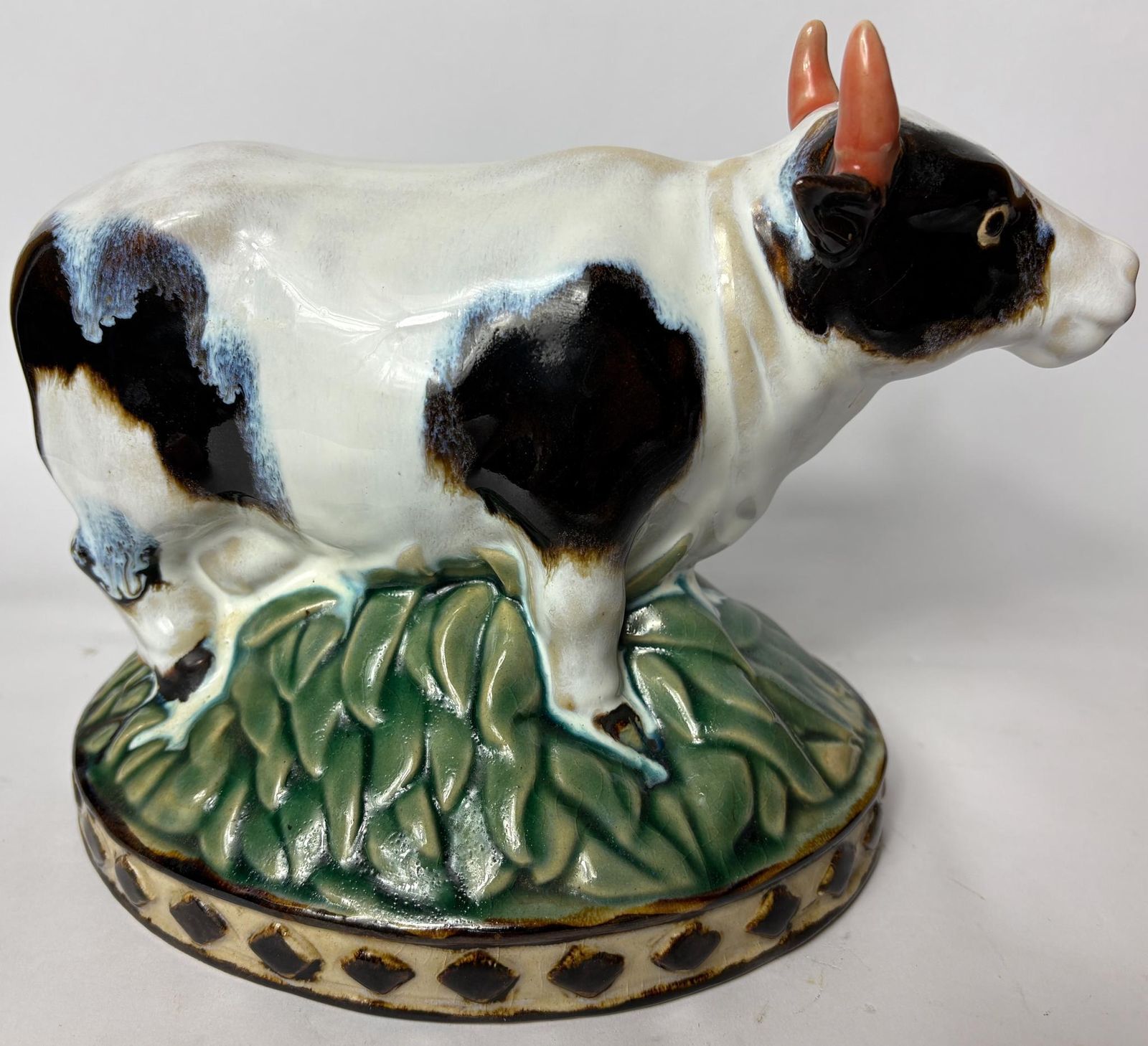 Pair Of Vintage Glazed Ceramic Farm Animals – Cow & Pig On Oval Bases (C.25cm) photo vinterior