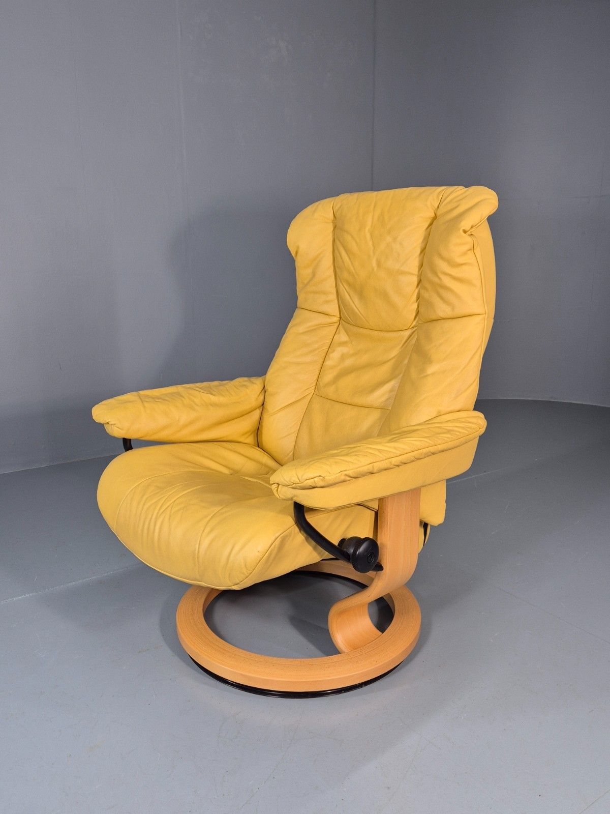 Stressless Swivel Recliner Chair  Ekornes Yellow Leather 1990s Eb11574 Mwoo