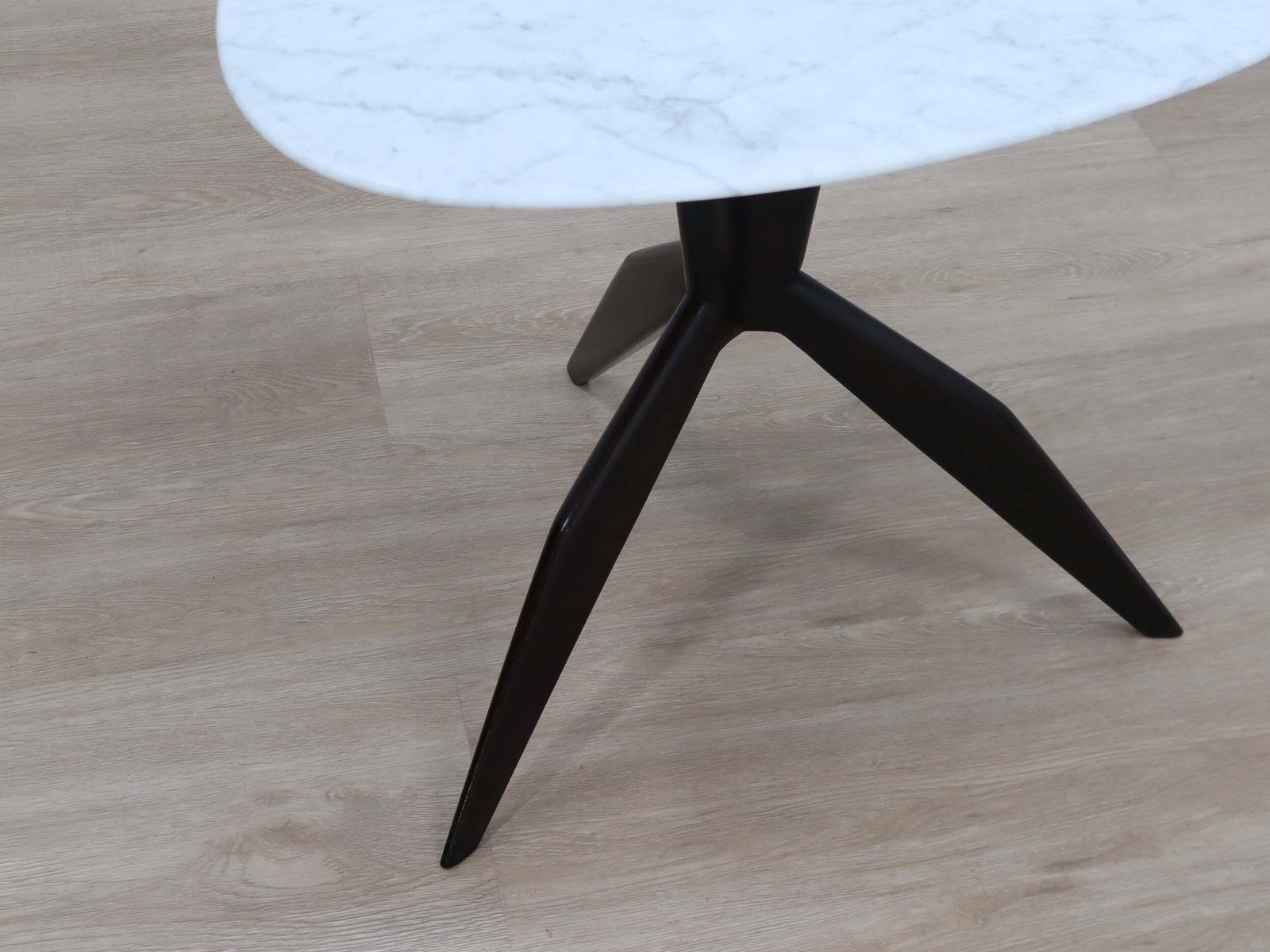 Mid Century Organic Design Tripode Marble Coffee Table 1950s photo vinterior
