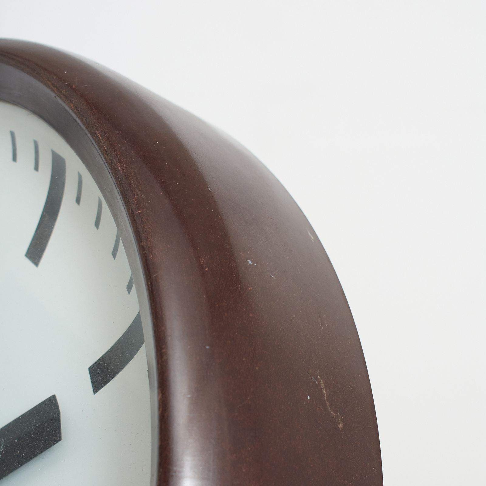 Large Round Bakelite Antique Pragotron Clock – I photo for sale