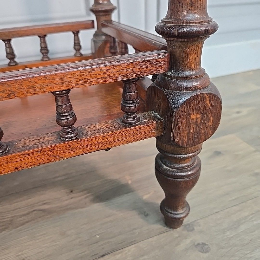 photo vinterior Antique Marquetry Side Table Continental Inlaid Oak – Turned Legs Victorian