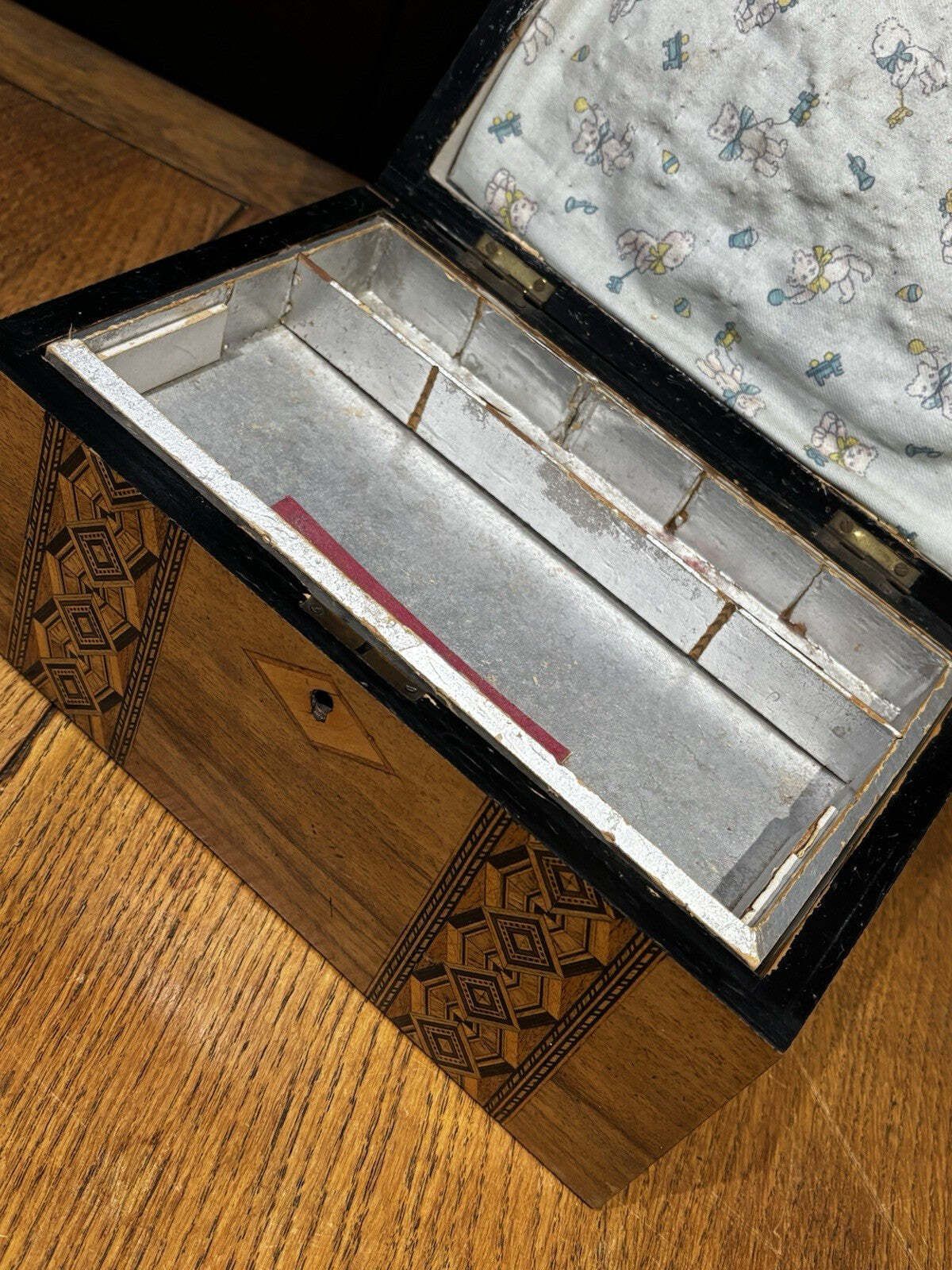 photo furniture Victorian Tunbridge Ware Jewellery / Trinket Box