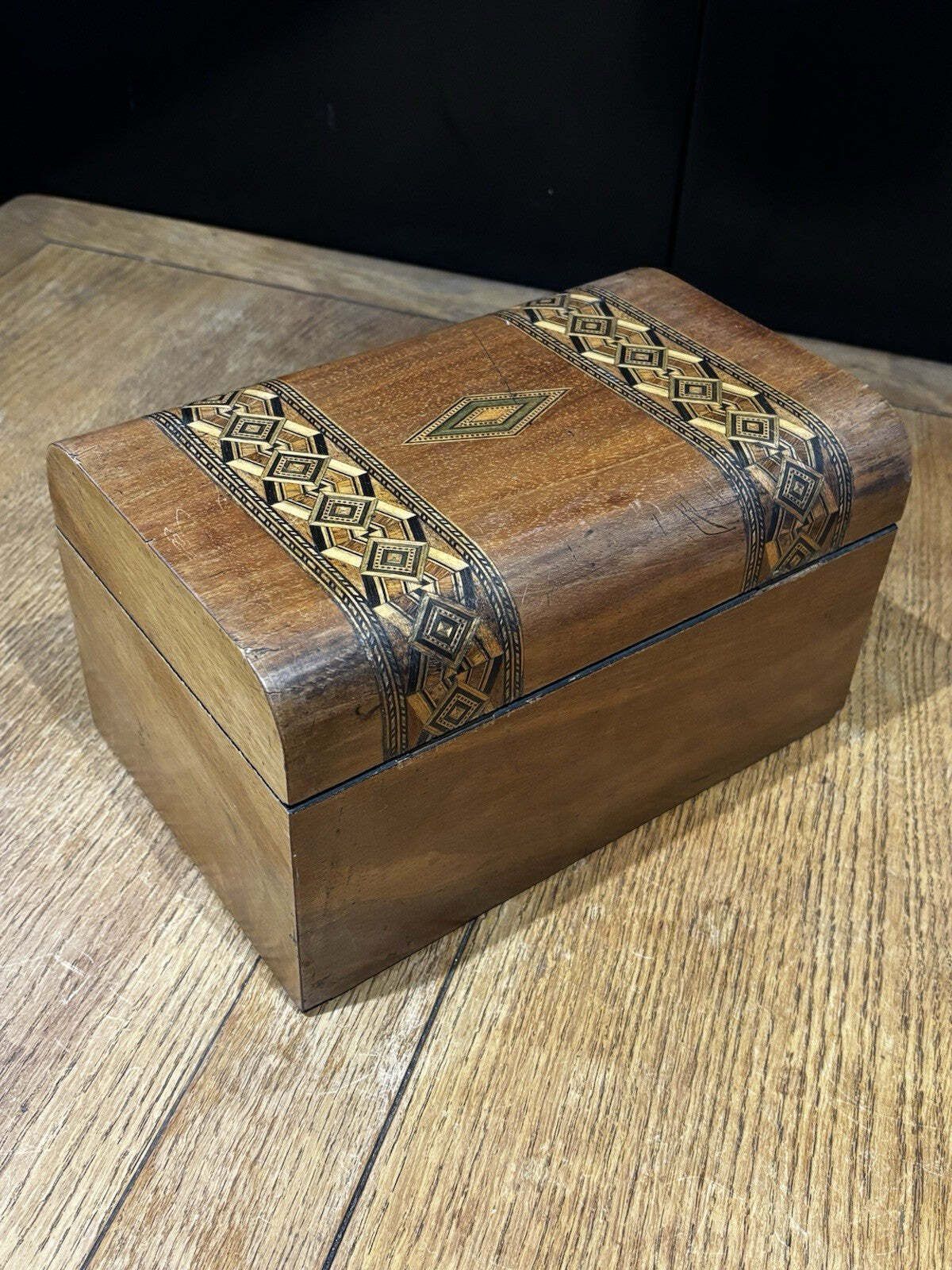 photo vinterior Victorian Tunbridge Ware Jewellery / Trinket Box