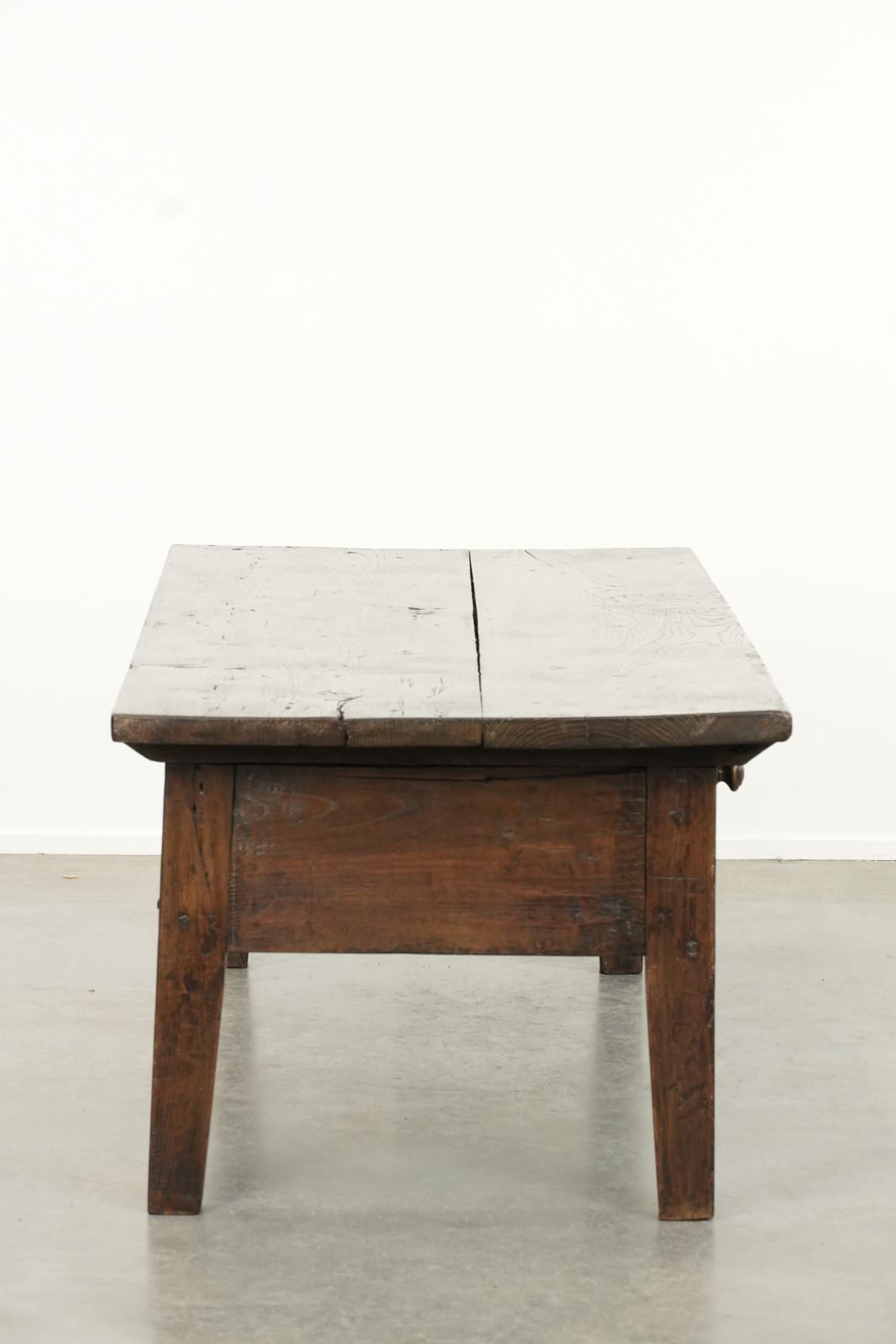 Antieke Zuid Europese Salontafel, 18e Eeuw, Kastanjehout Met Twee Lades En Mooie Patina photo Meubels