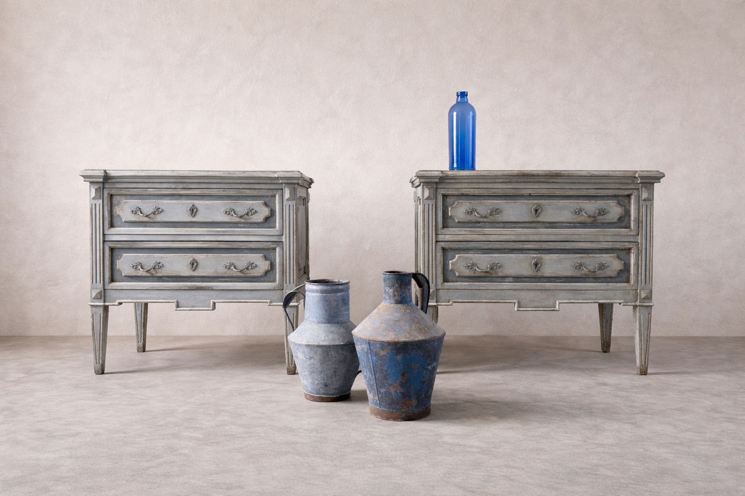photo furniture 19th Century Italian Bedside Tables