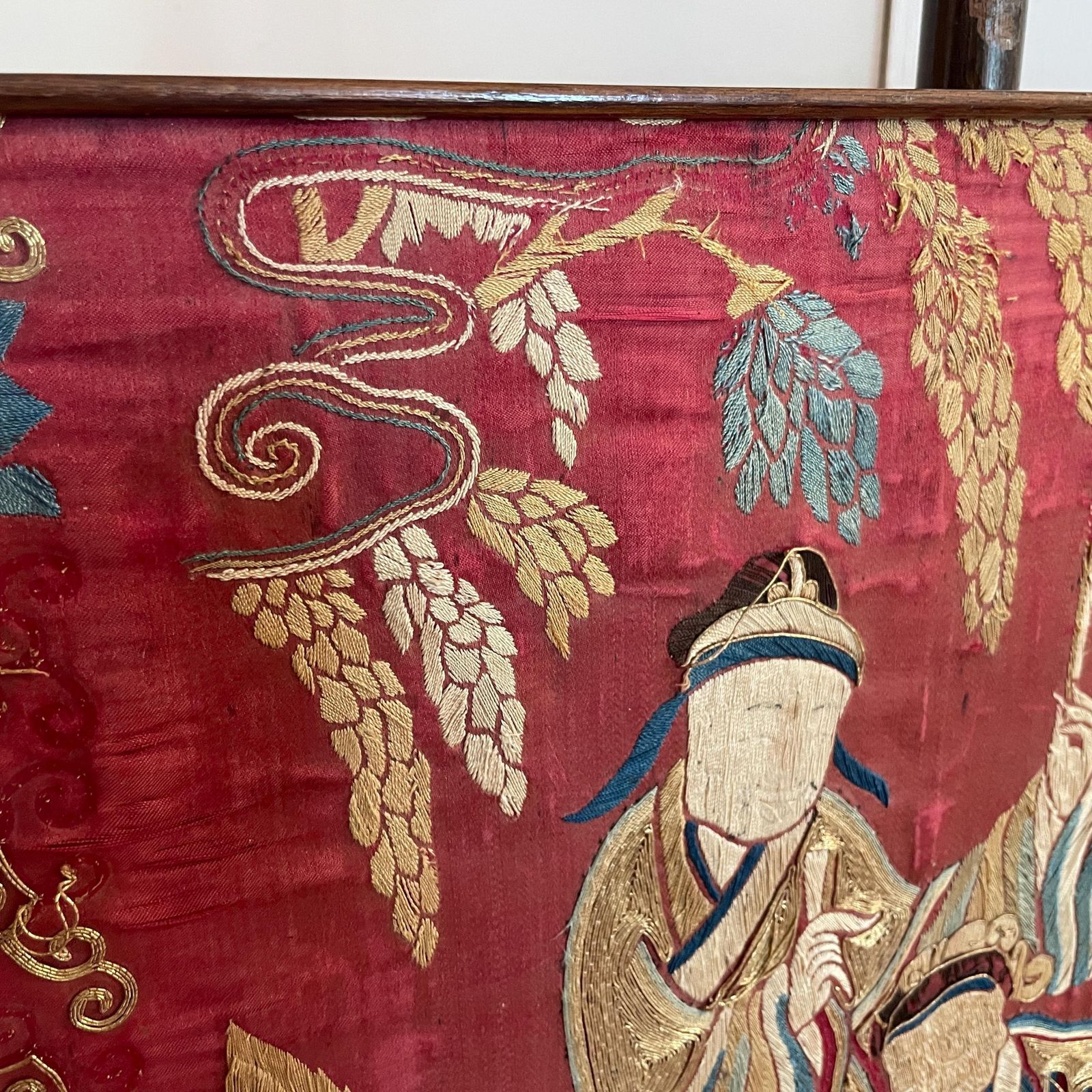 Antique Chinese Silk Embroidered Tapestry Screen Wooden Stand Oriental Figurative Artwork Old Art photo Art