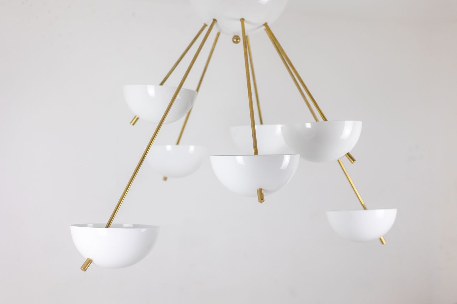 Stilnovo. Chandelier In Gilded Brass And White Lacquered Metal. Contemporary. photo furniture